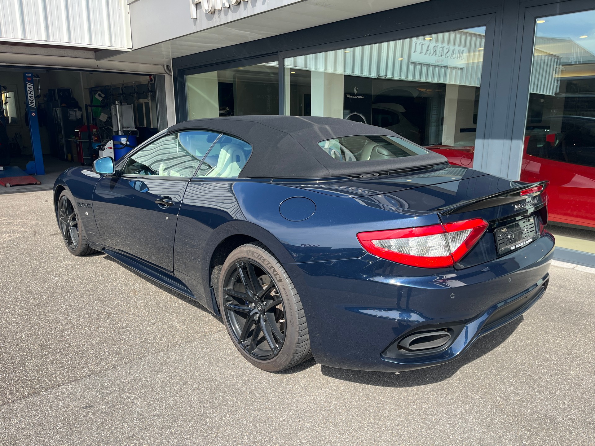 MASERATI GranCabrio Sport-image-5