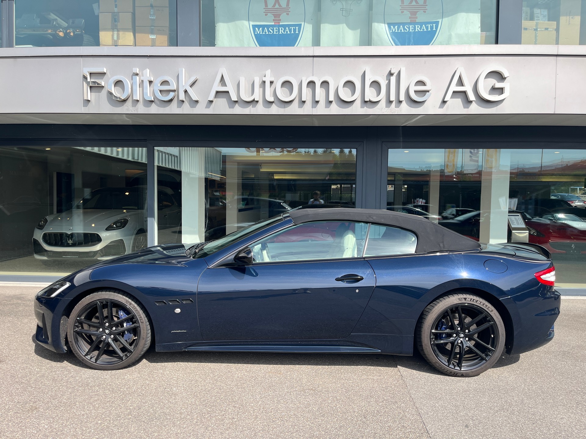 MASERATI GranCabrio Sport-image-1