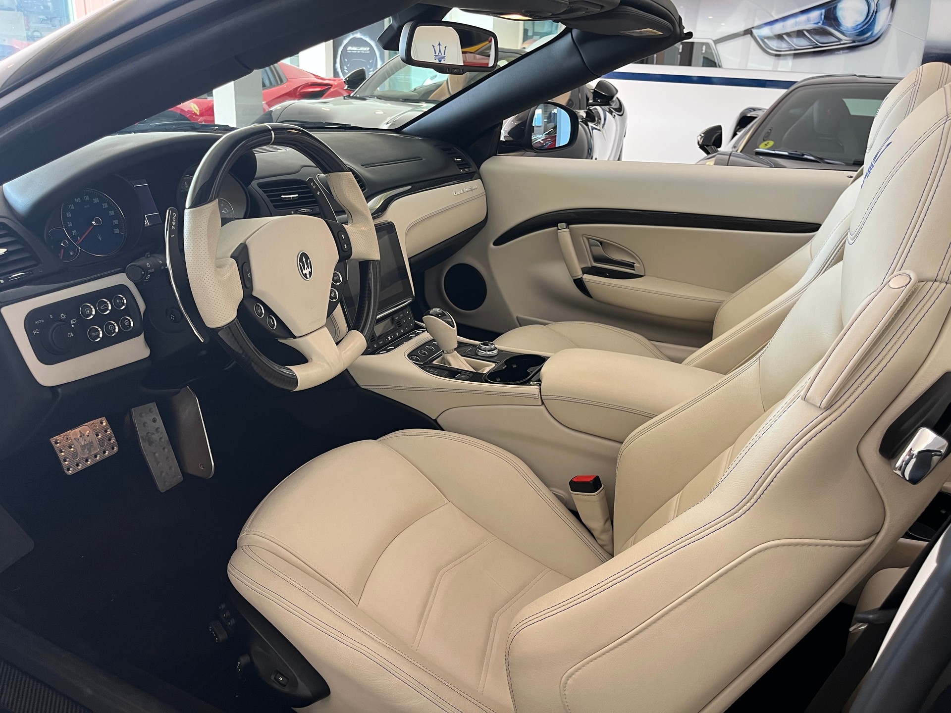 MASERATI GranCabrio Sport-image-6