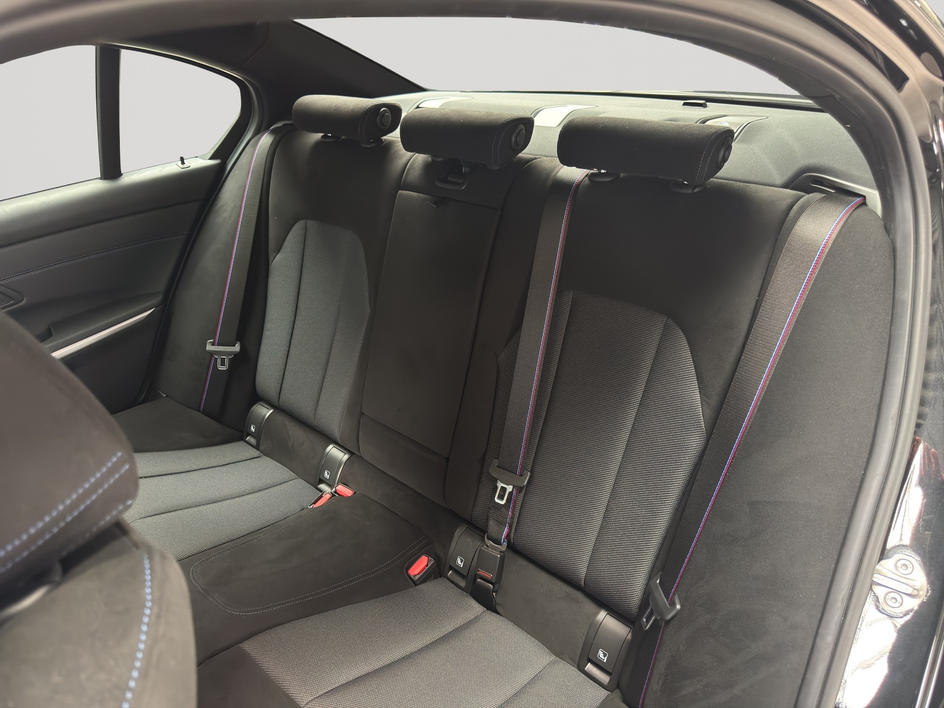 BMW 320d M Sport Pro Shadow Line xDrive 48V Steptronic-image-7