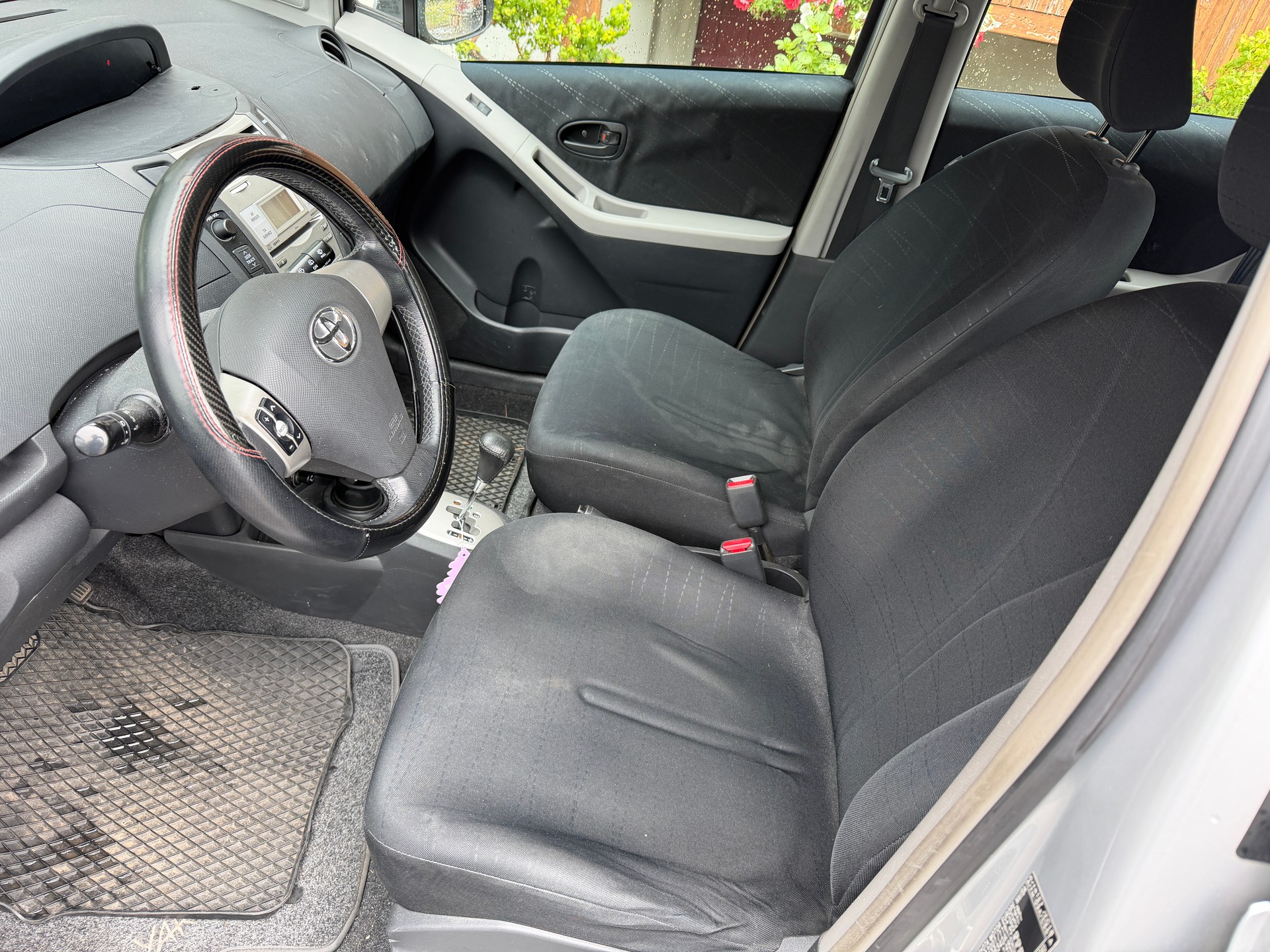 TOYOTA YARIS-image-6