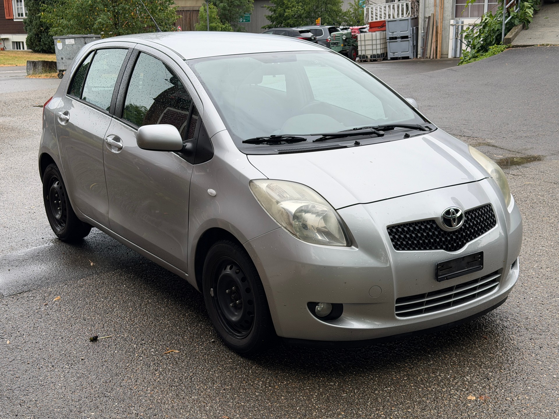 TOYOTA YARIS-image-2