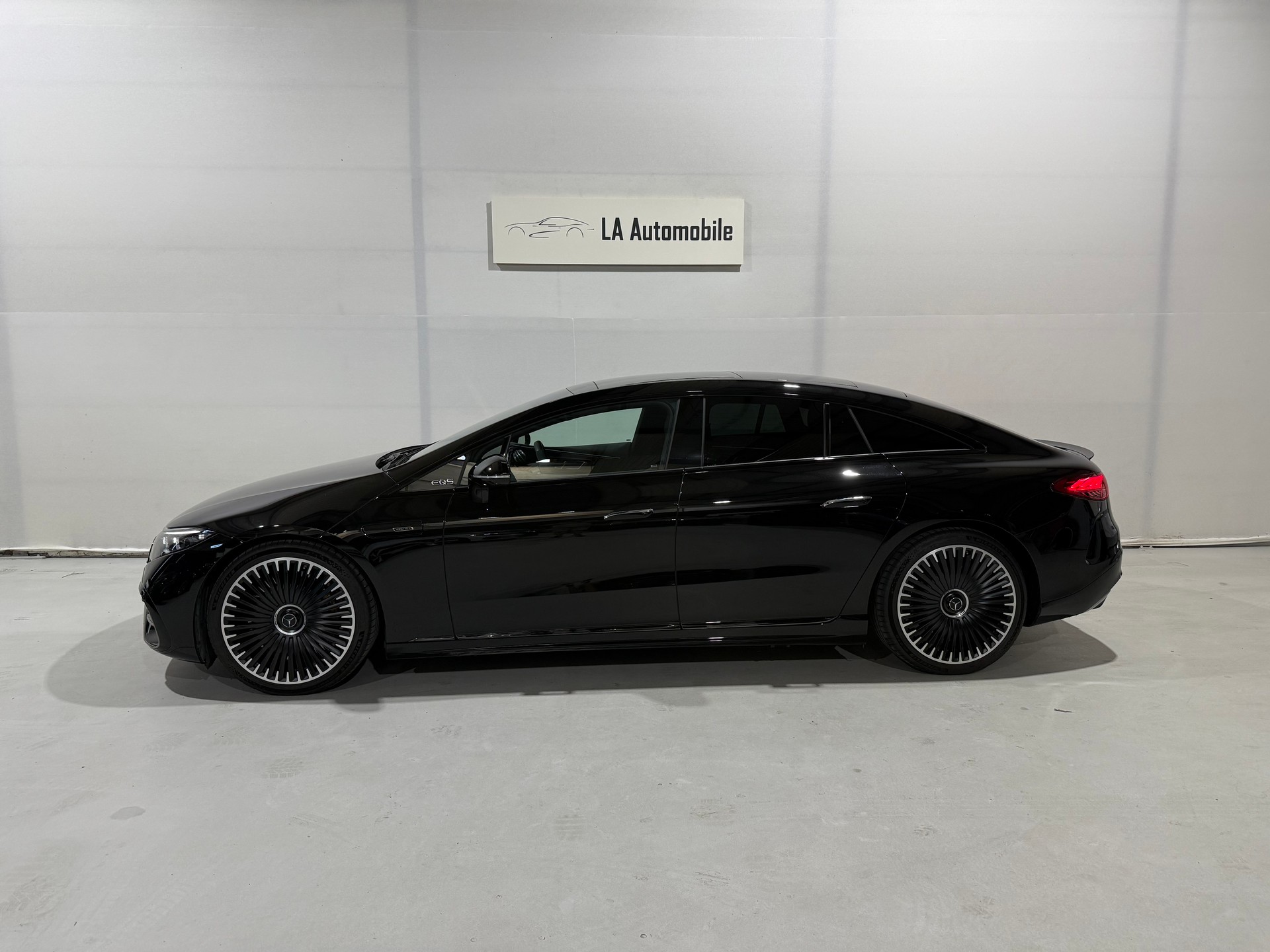 MERCEDES-BENZ EQS 53 AMG 4Matic+-image-2