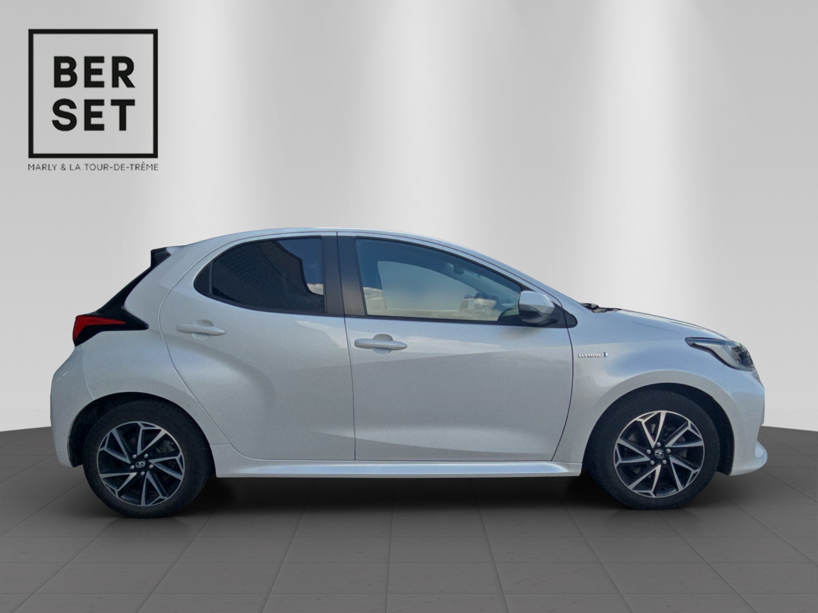 TOYOTA Yaris 1.5 VVT-i HSD Trend-image-5