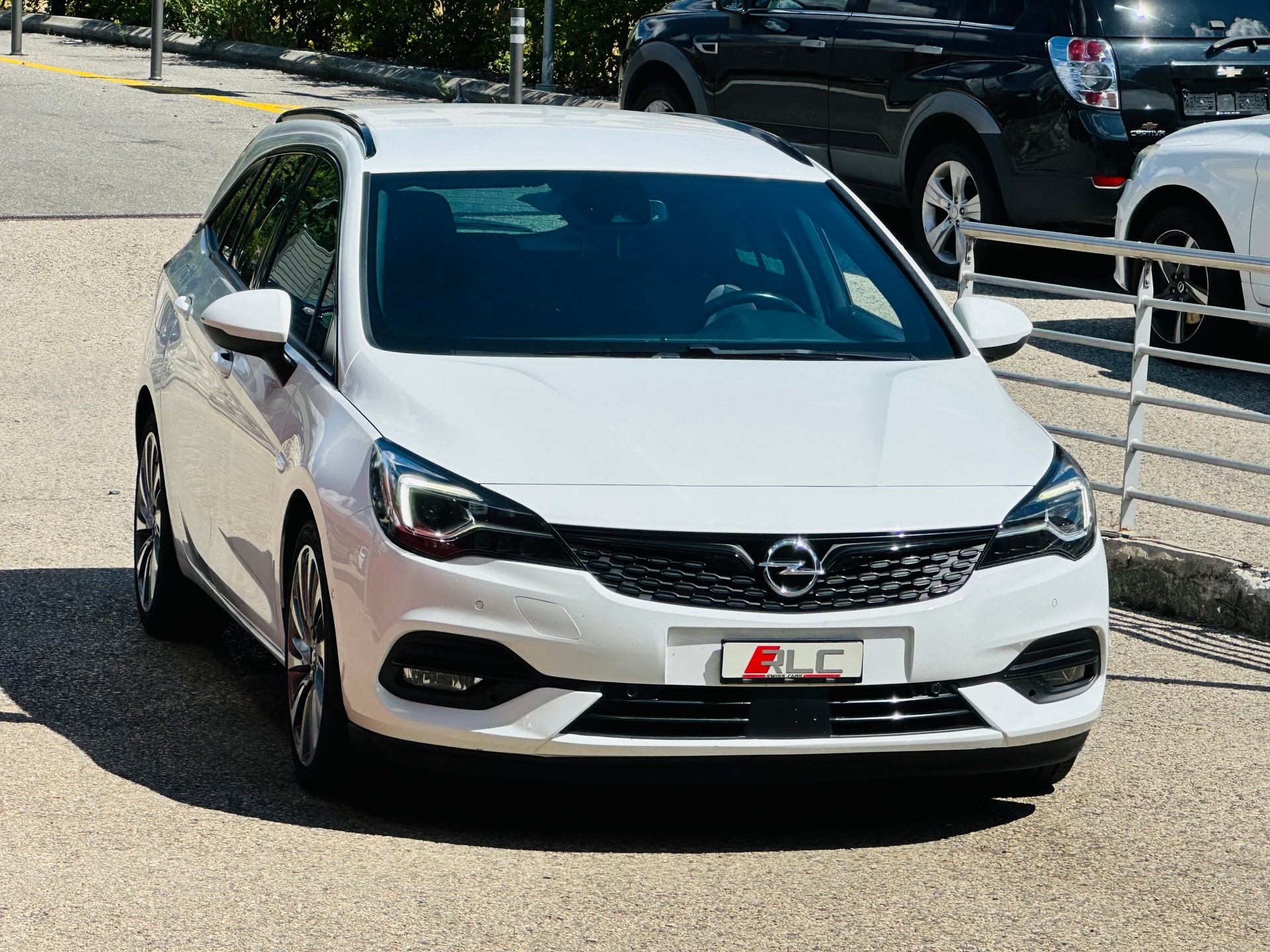 OPEL Astra Sports Tourer 1.4i Turbo Edition-image-6