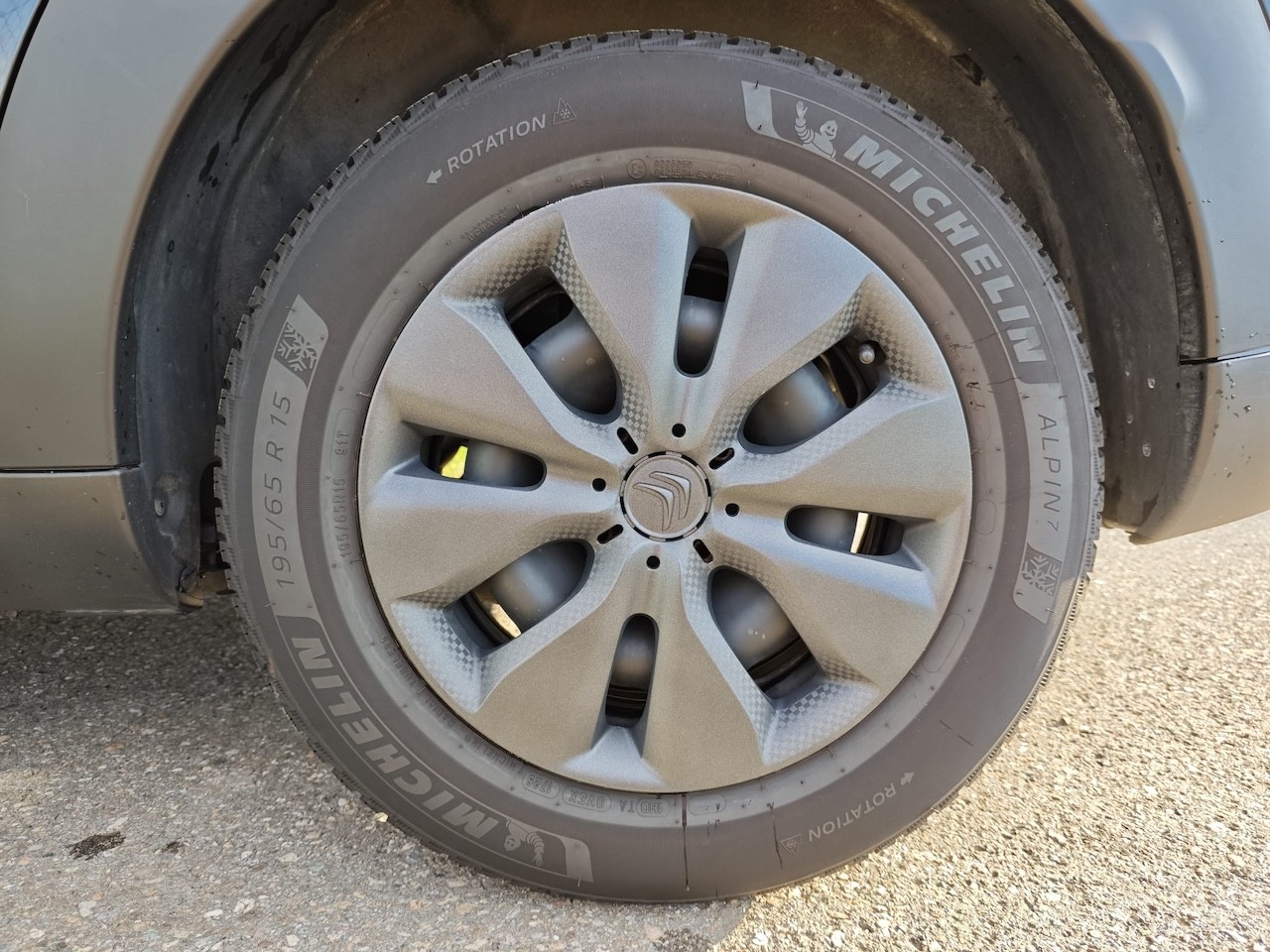 CITROEN C4 Cactus 1.2 e-THP Rip Curl-image-12