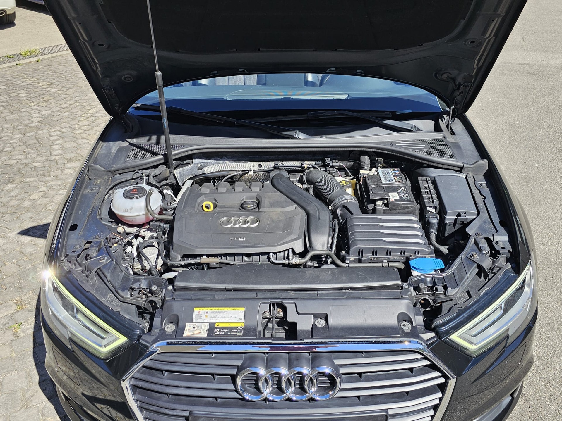 AUDI A3 Cabriolet 35 TFSI Sport Attraction S-tronic-image-11