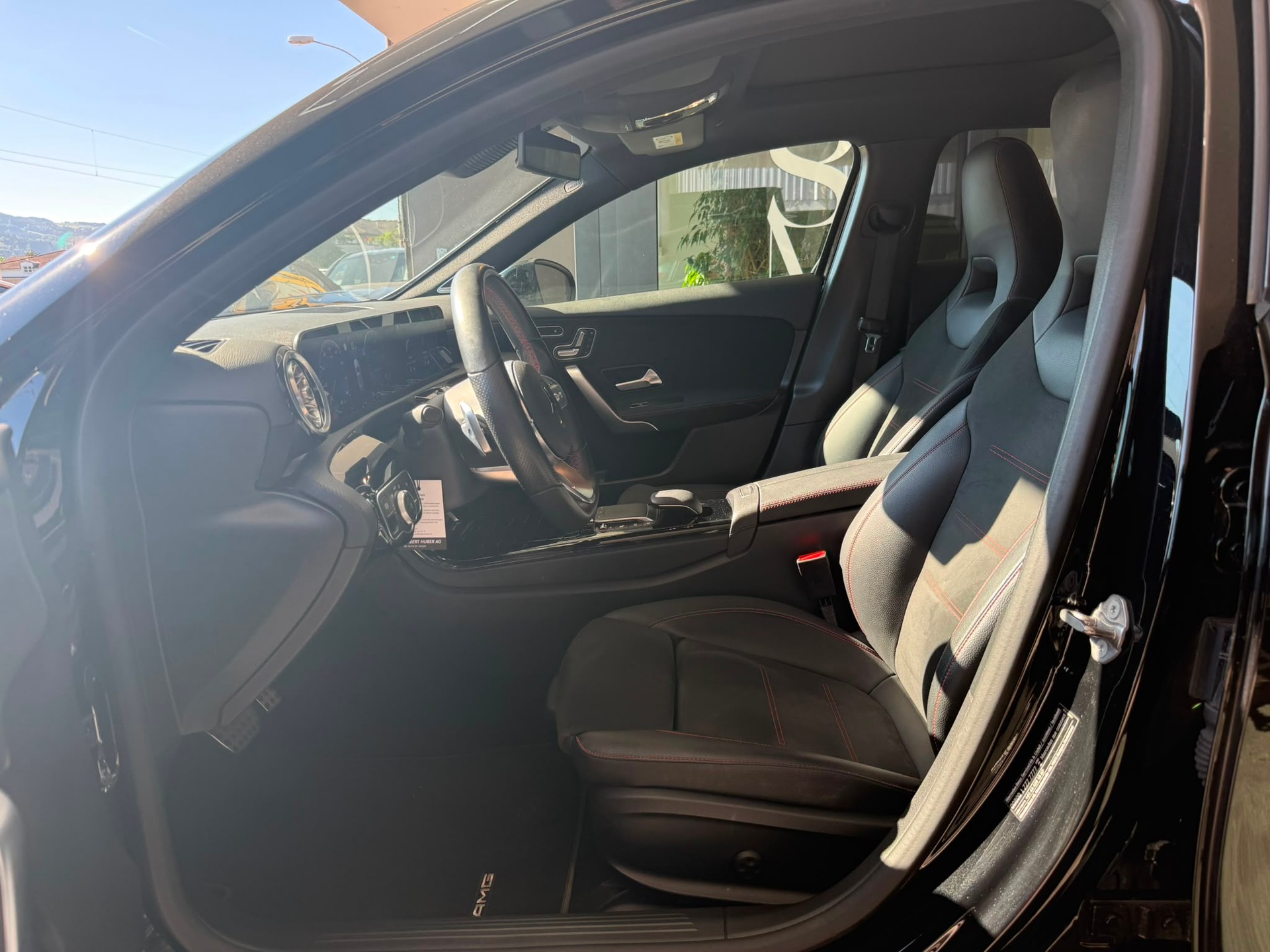 MERCEDES-BENZ A 200 AMG Line *Distronic* *Pano Dach* *Burmester* *Gratis Service* 7G-DCT-image-10