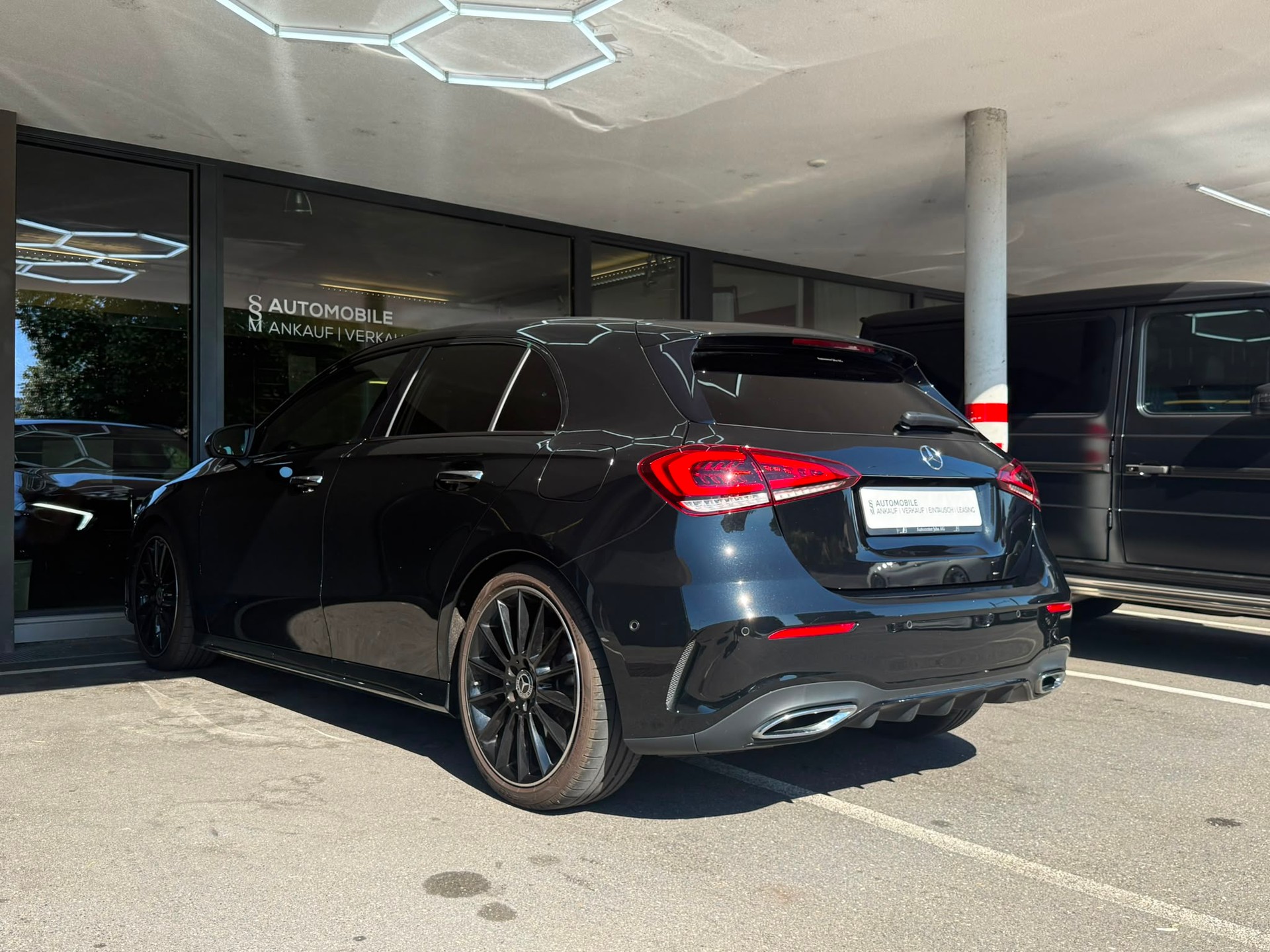 MERCEDES-BENZ A 200 AMG Line *Distronic* *Pano Dach* *Burmester* *Gratis Service* 7G-DCT-image-3