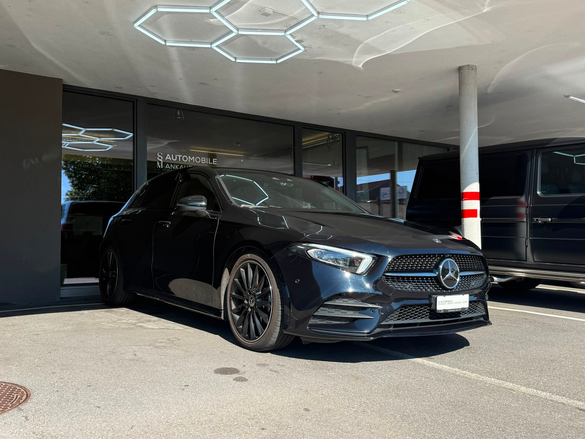 MERCEDES-BENZ A 200 AMG Line *Distronic* *Pano Dach* *Burmester* *Gratis Service* 7G-DCT-image-2