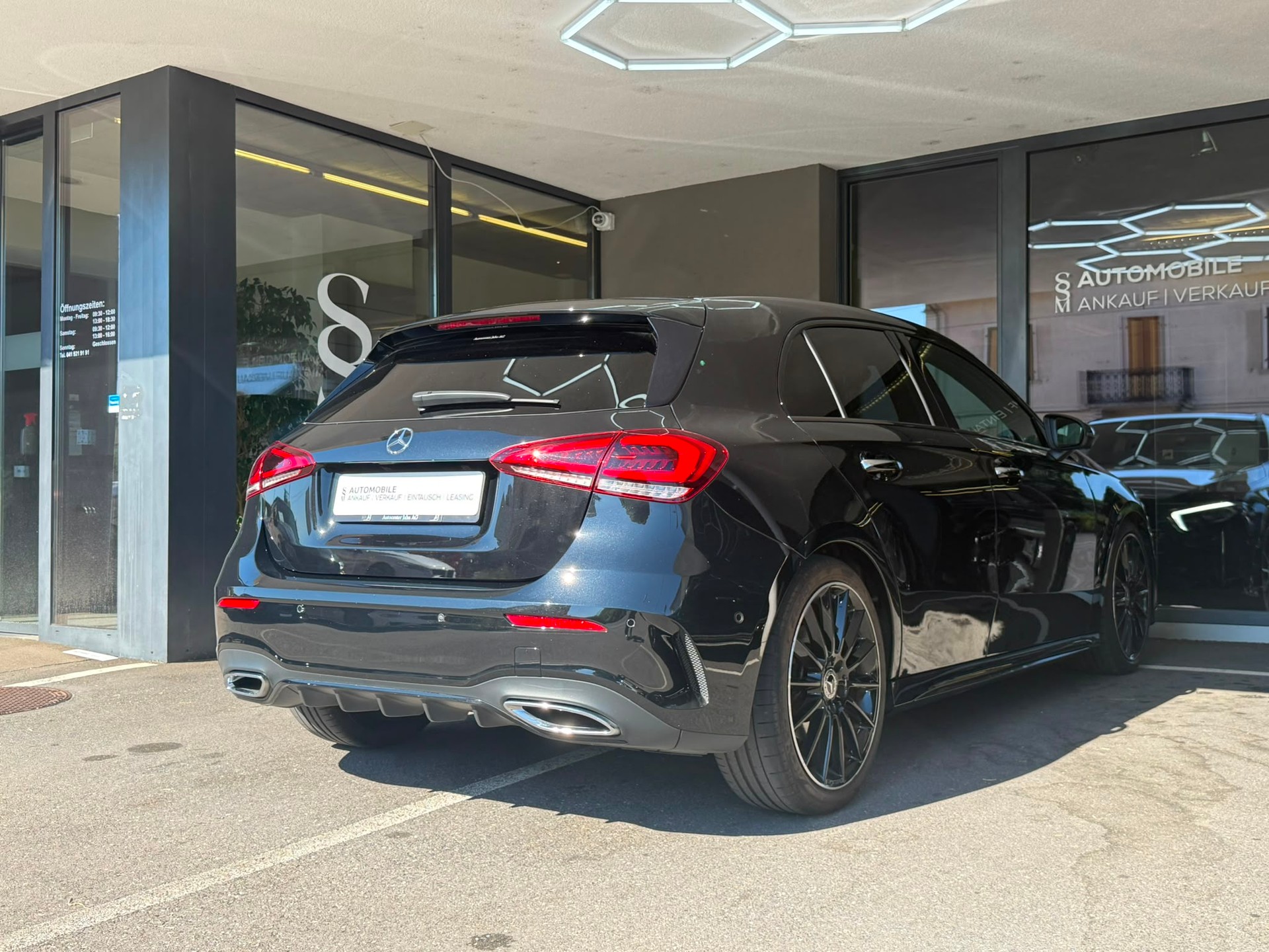 MERCEDES-BENZ A 200 AMG Line *Distronic* *Pano Dach* *Burmester* *Gratis Service* 7G-DCT-image-5