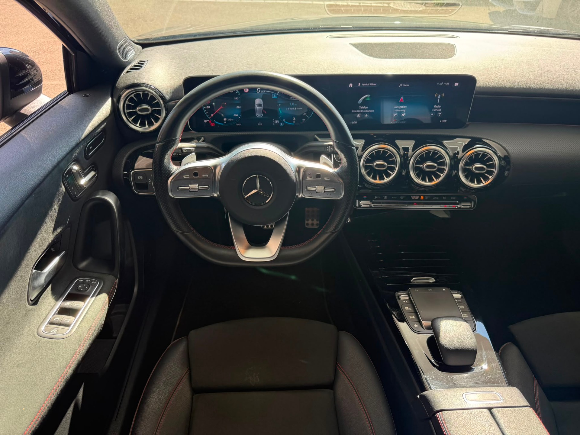 MERCEDES-BENZ A 200 AMG Line *Distronic* *Pano Dach* *Burmester* *Gratis Service* 7G-DCT-image-20