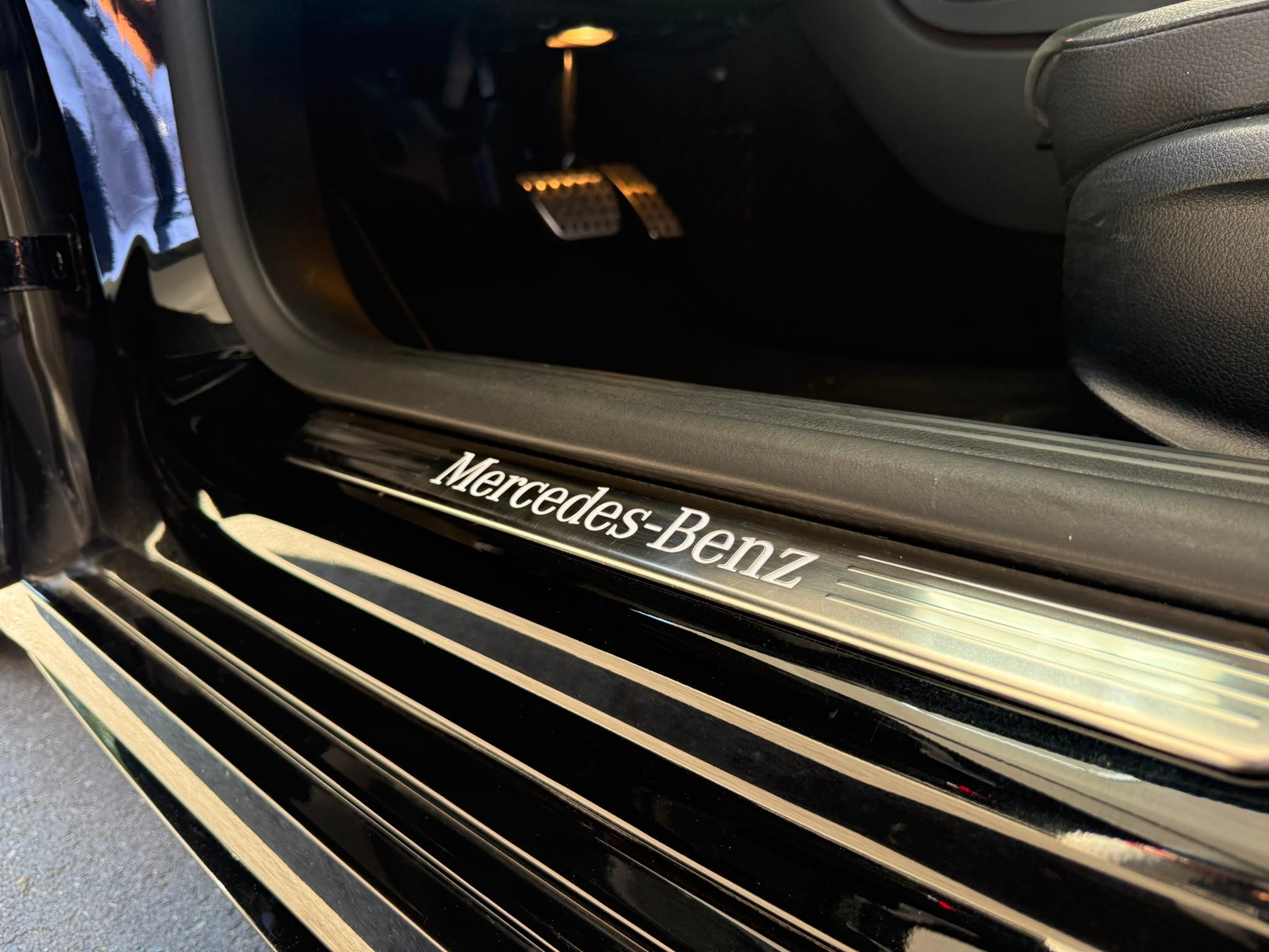 MERCEDES-BENZ A 200 AMG Line *Distronic* *Pano Dach* *Burmester* *Gratis Service* 7G-DCT-image-23