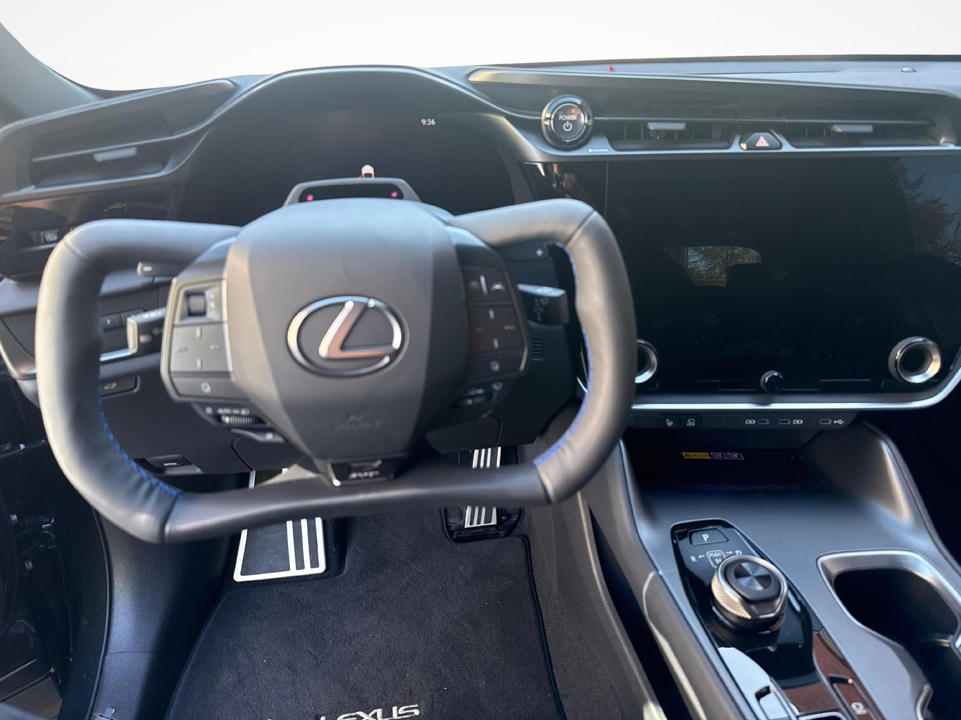 LEXUS RZ 550e F Sport-image-8