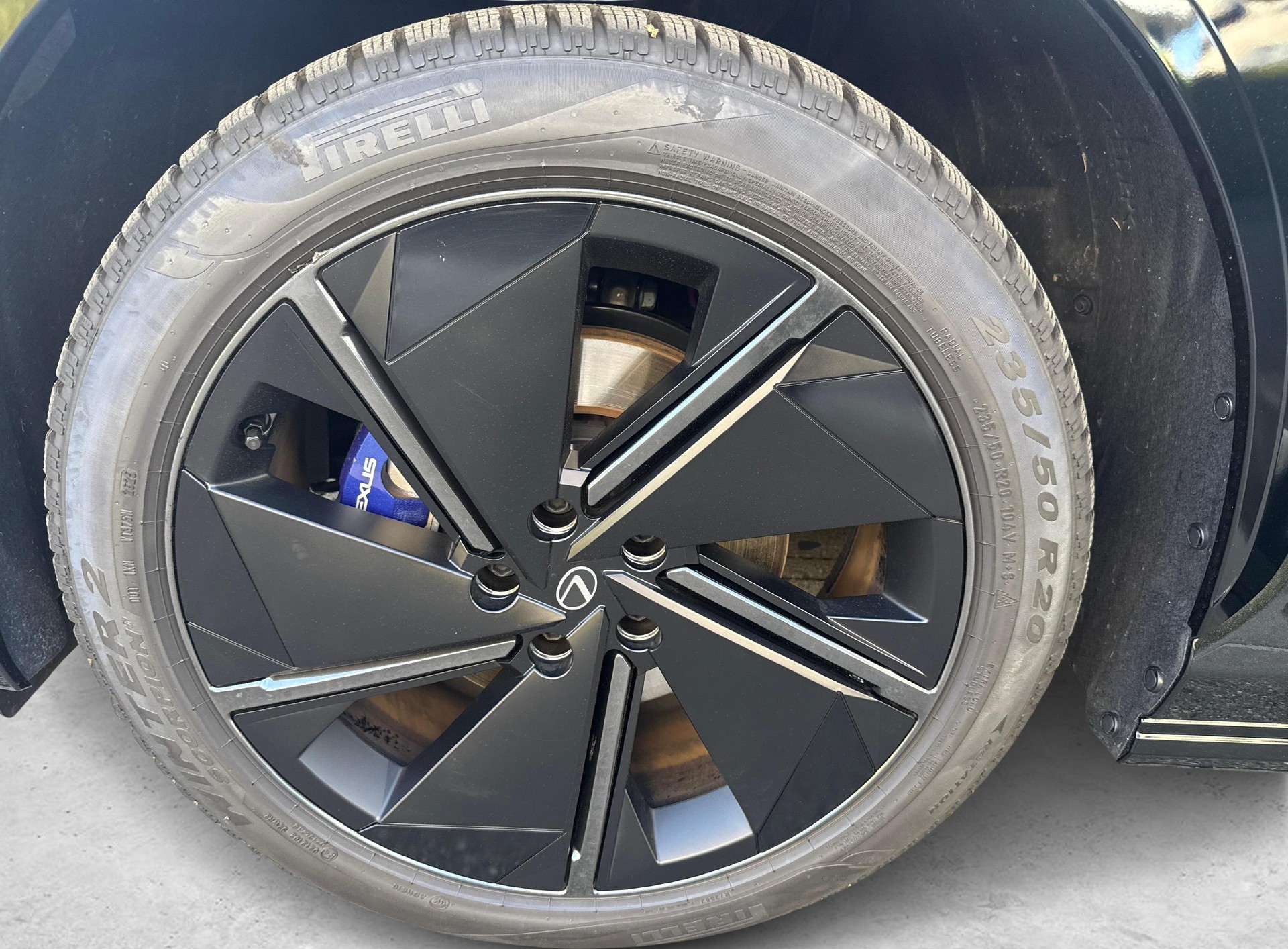 LEXUS RZ 550e F Sport-image-12