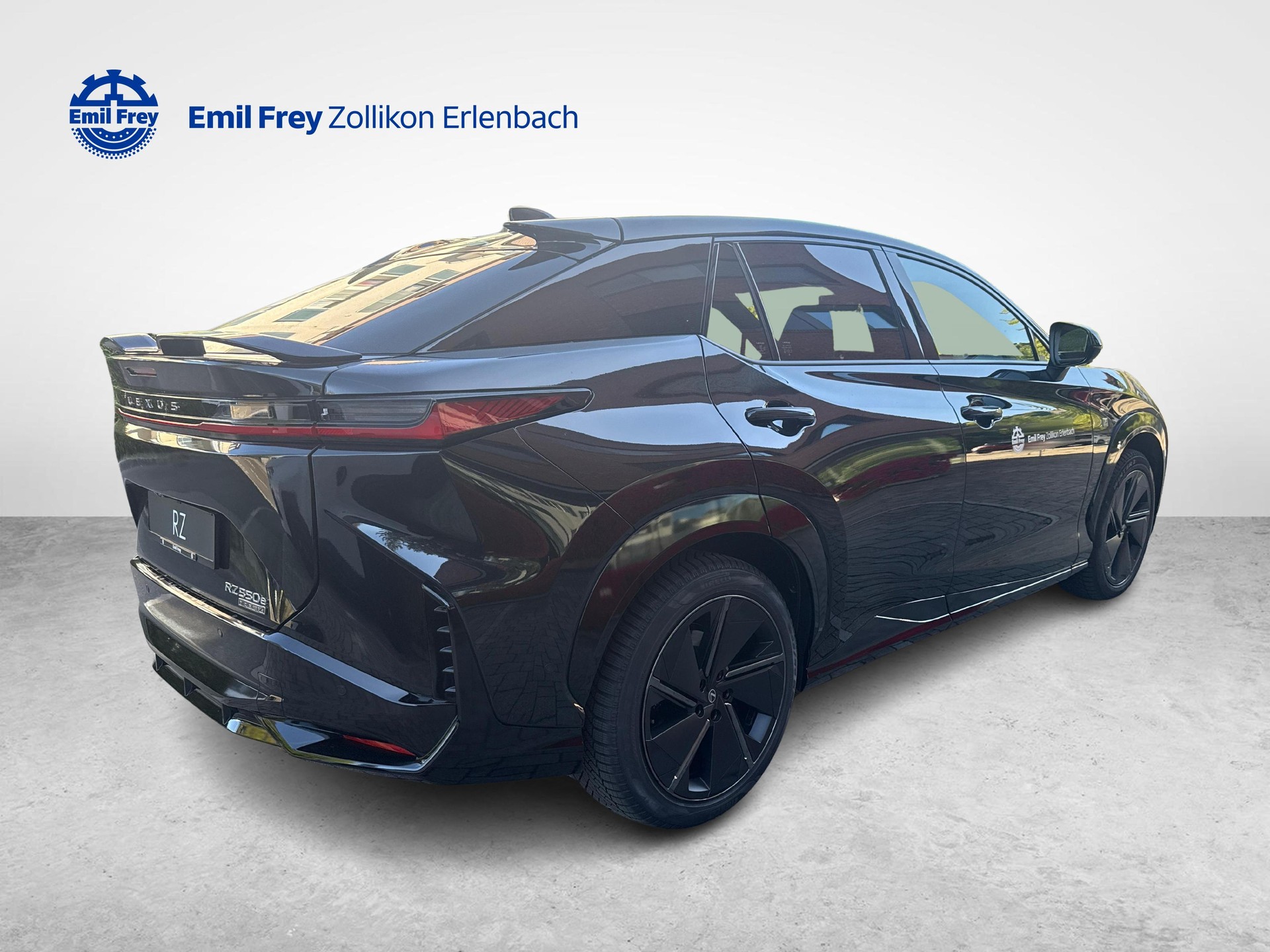 LEXUS RZ 550e F Sport-image-4