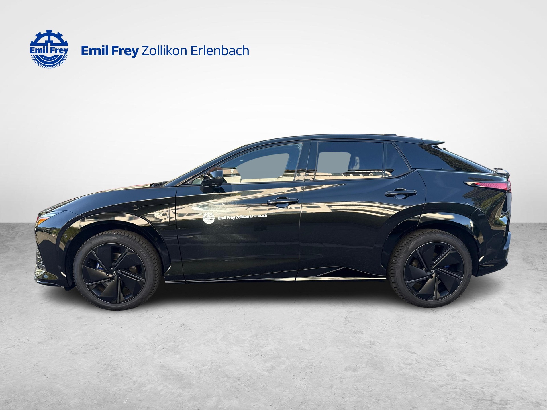 LEXUS RZ 550e F Sport-showroom-element-1