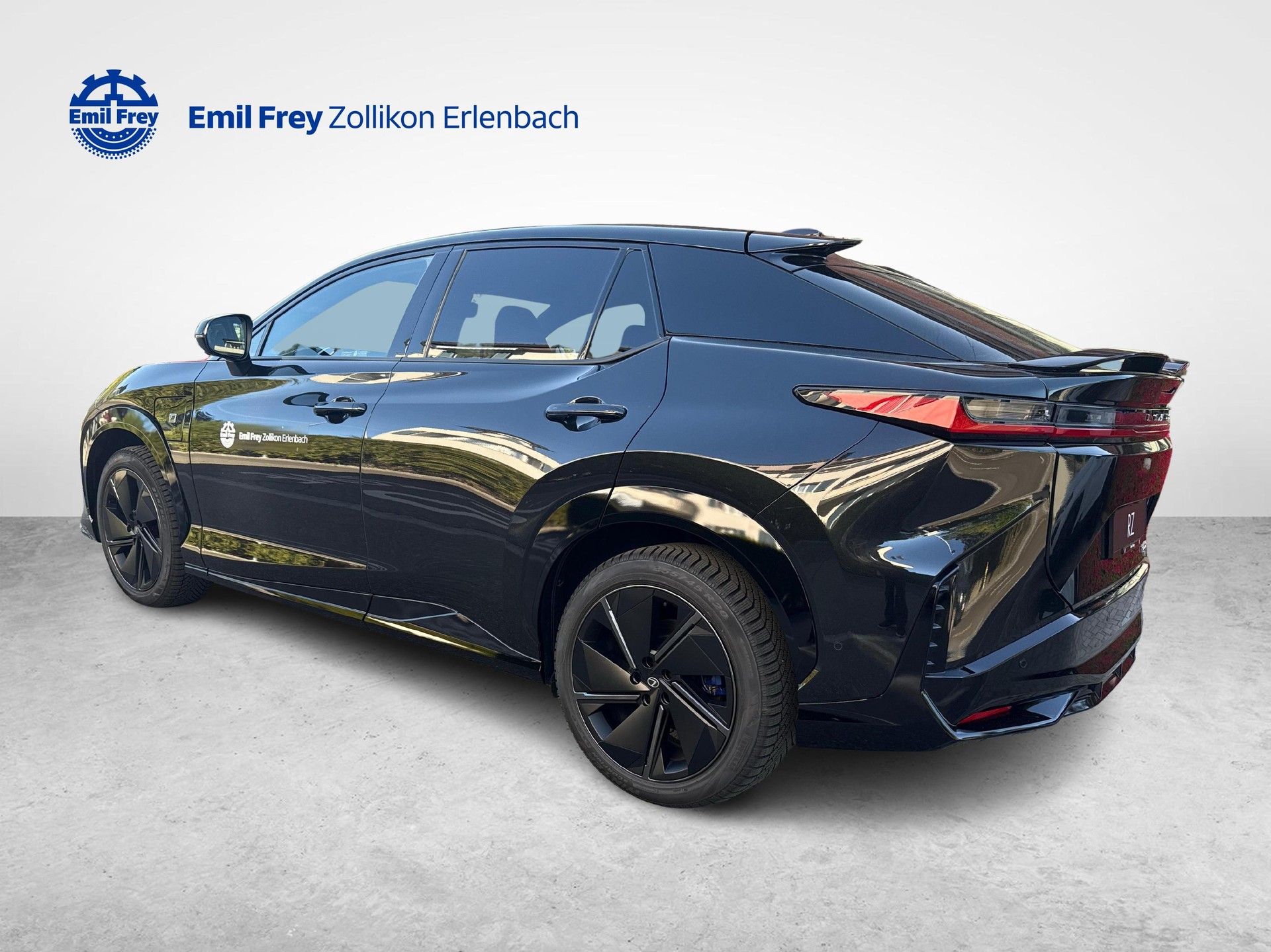 LEXUS RZ 550e F Sport-showroom-element-2