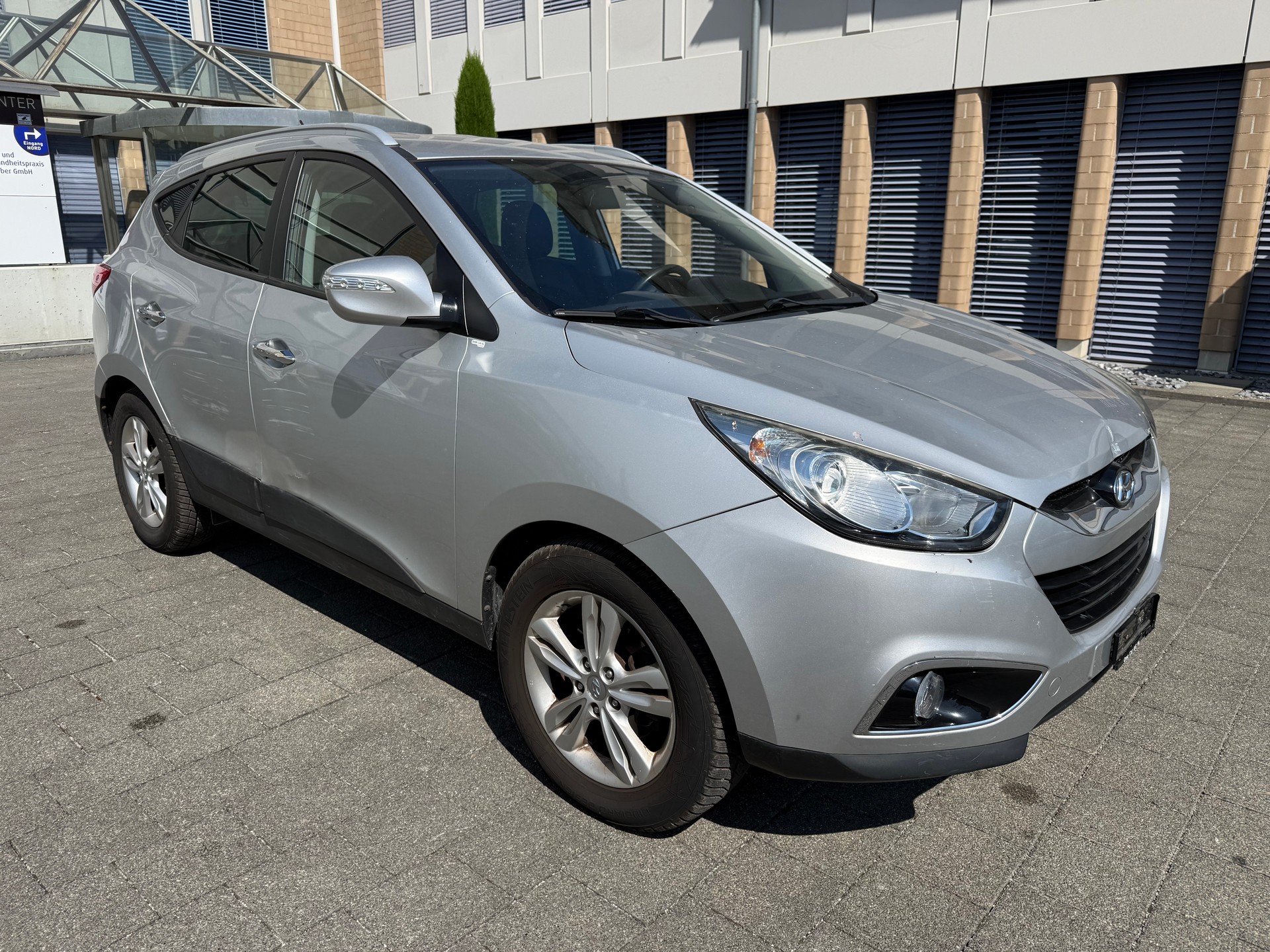 HYUNDAI iX 35 2.0 Style 4WD Automatic-image-0