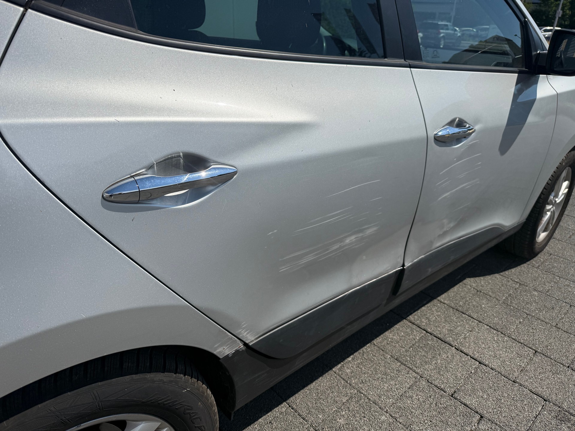 HYUNDAI iX 35 2.0 Style 4WD Automatic-image-6