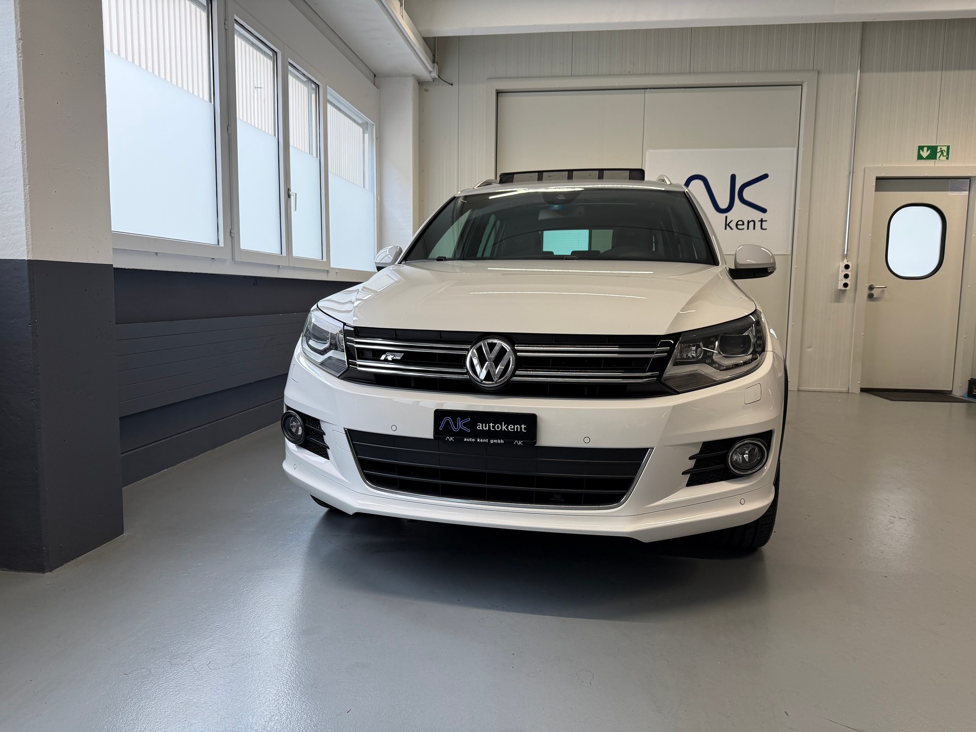 VW Tiguan 2.0 TDI BlueMotion R Line Track&Style 4Motion DSG-image-1
