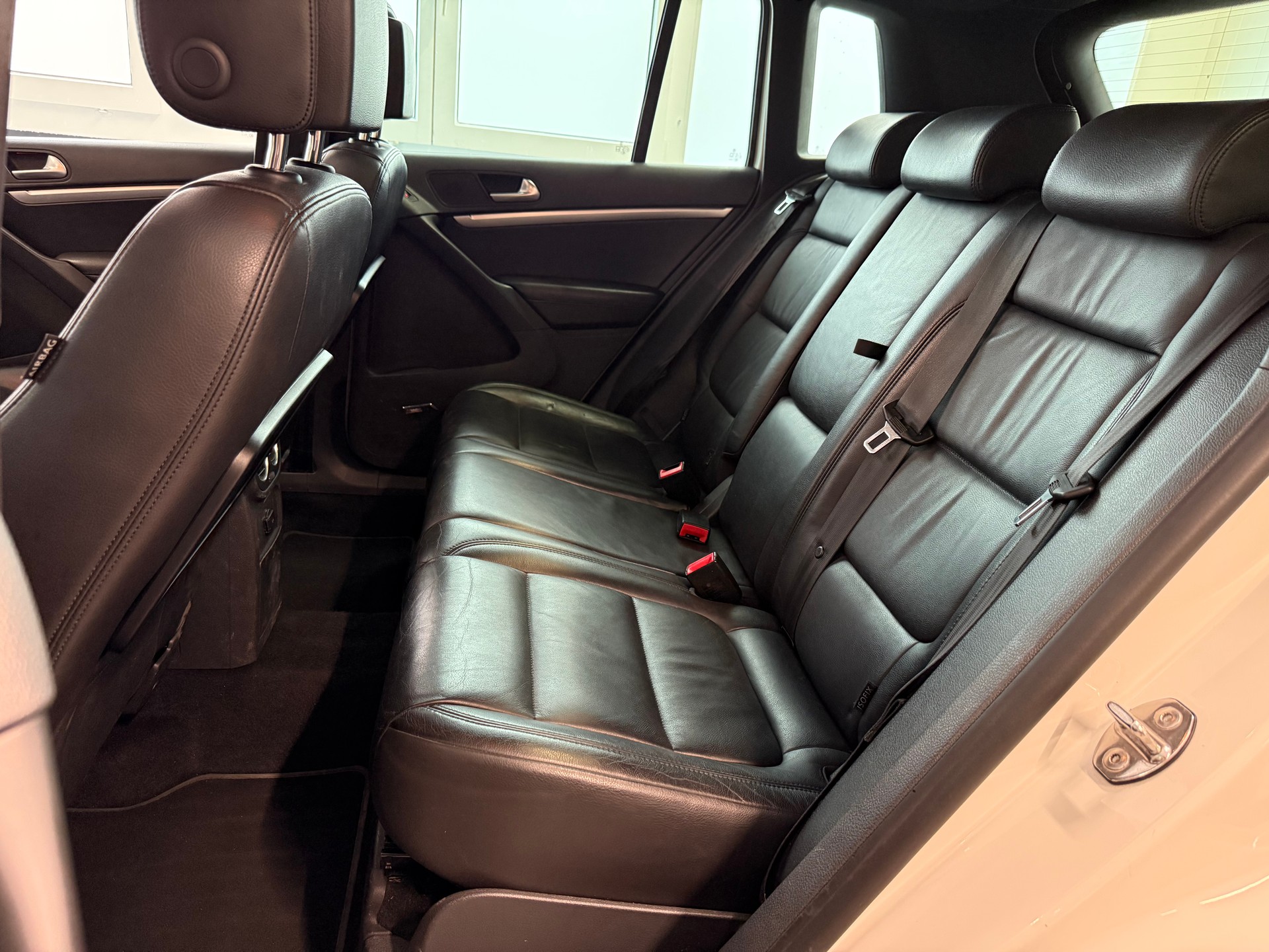 VW Tiguan 2.0 TDI BlueMotion R Line Track&Style 4Motion DSG-image-20