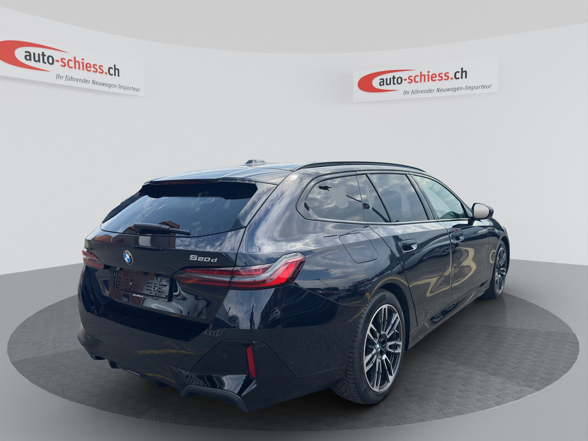 BMW 520d M Sport Pro 48V Touring Steptronic sDrive-image-5