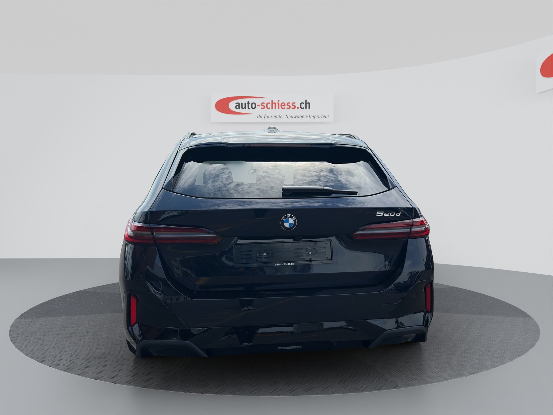 BMW 520d M Sport Pro 48V Touring Steptronic sDrive-image-3