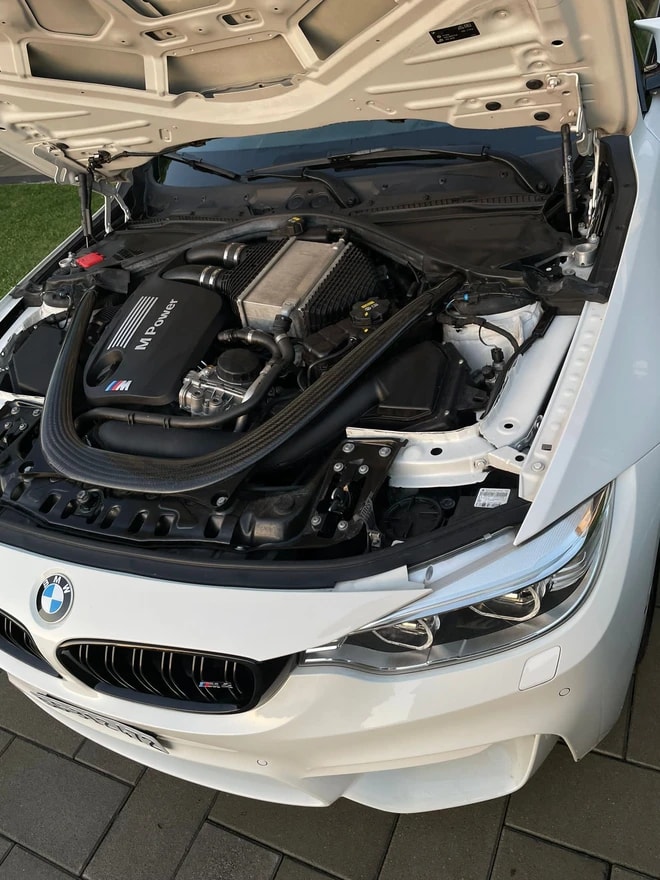 BMW M4-image-5