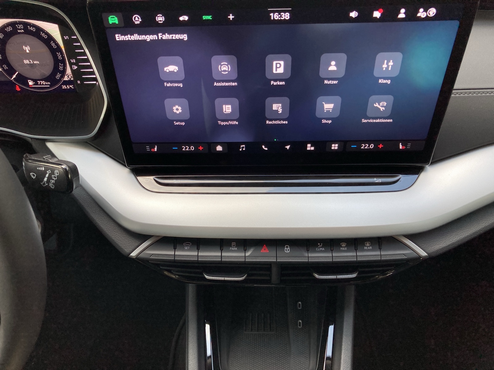 SKODA Octavia Combi 1.5 TSI mHEV DSG Dynamic-image-10