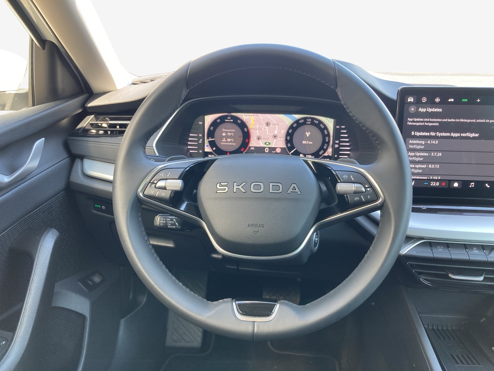 SKODA Octavia Combi 1.5 TSI mHEV DSG Dynamic-image-9