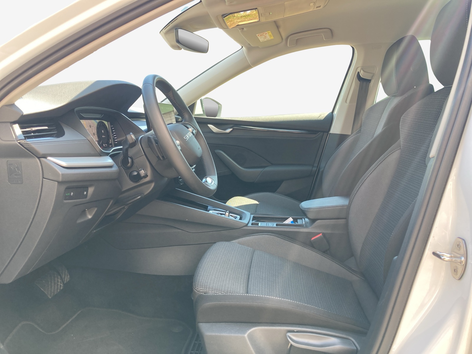 SKODA Octavia Combi 1.5 TSI mHEV DSG Dynamic-image-7