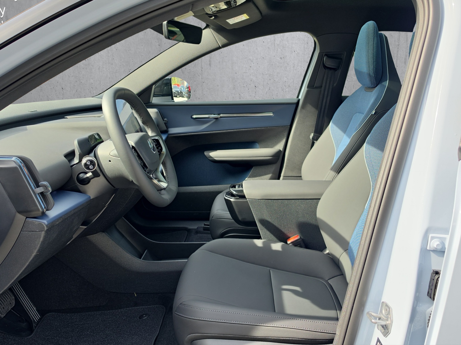 VOLVO EX30 Cross Country E60 69kWh Twin Performance AWD-image-7