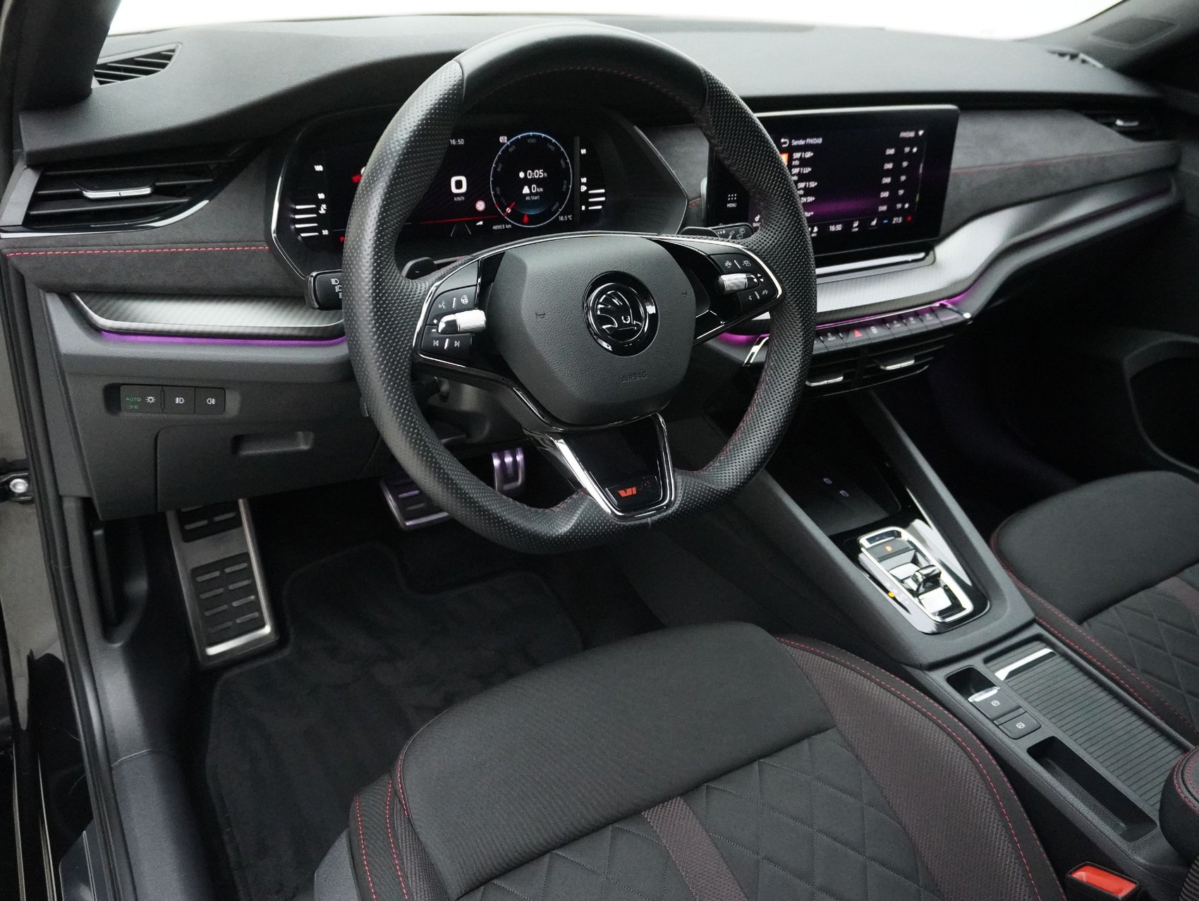 SKODA Octavia 2.0 TSI DSG RS-image-9