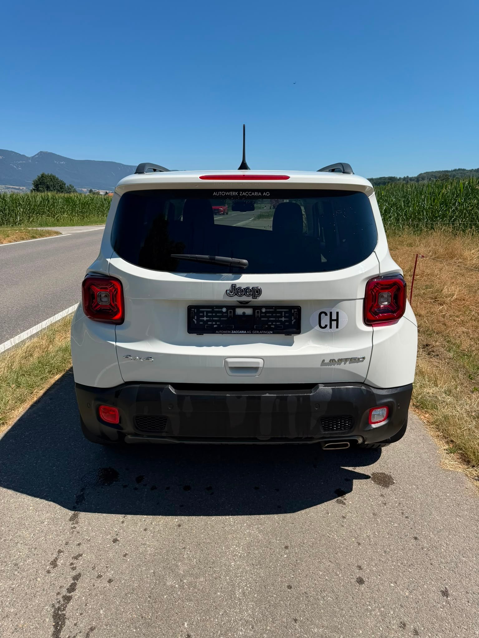 JEEP RENEGADE 1.3 TURBO LIMITED AWD. CH WAGEN. AB MFK. MIT 24`000 KM. WEISS. MIT LEDER UND SO. + WINTERRÄDER. SAUBER + GEPFLEGT.-image-5