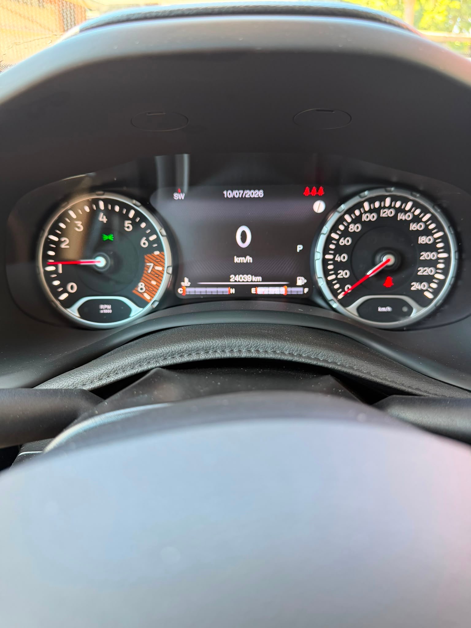 JEEP RENEGADE 1.3 TURBO LIMITED AWD. CH WAGEN. AB MFK. MIT 24`000 KM. WEISS. MIT LEDER UND SO. + WINTERRÄDER. SAUBER + GEPFLEGT.-image-6