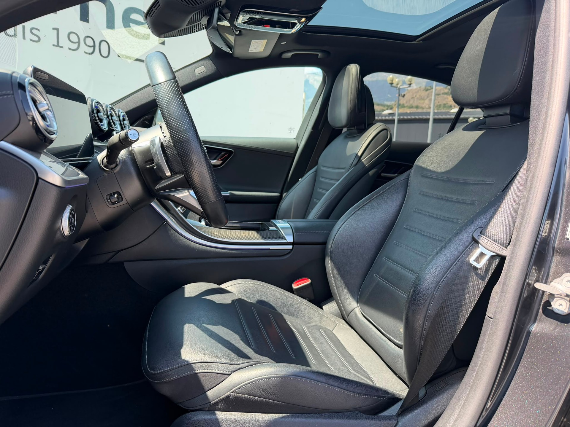 MERCEDES-BENZ C 300 4Matic AMG Line-image-6