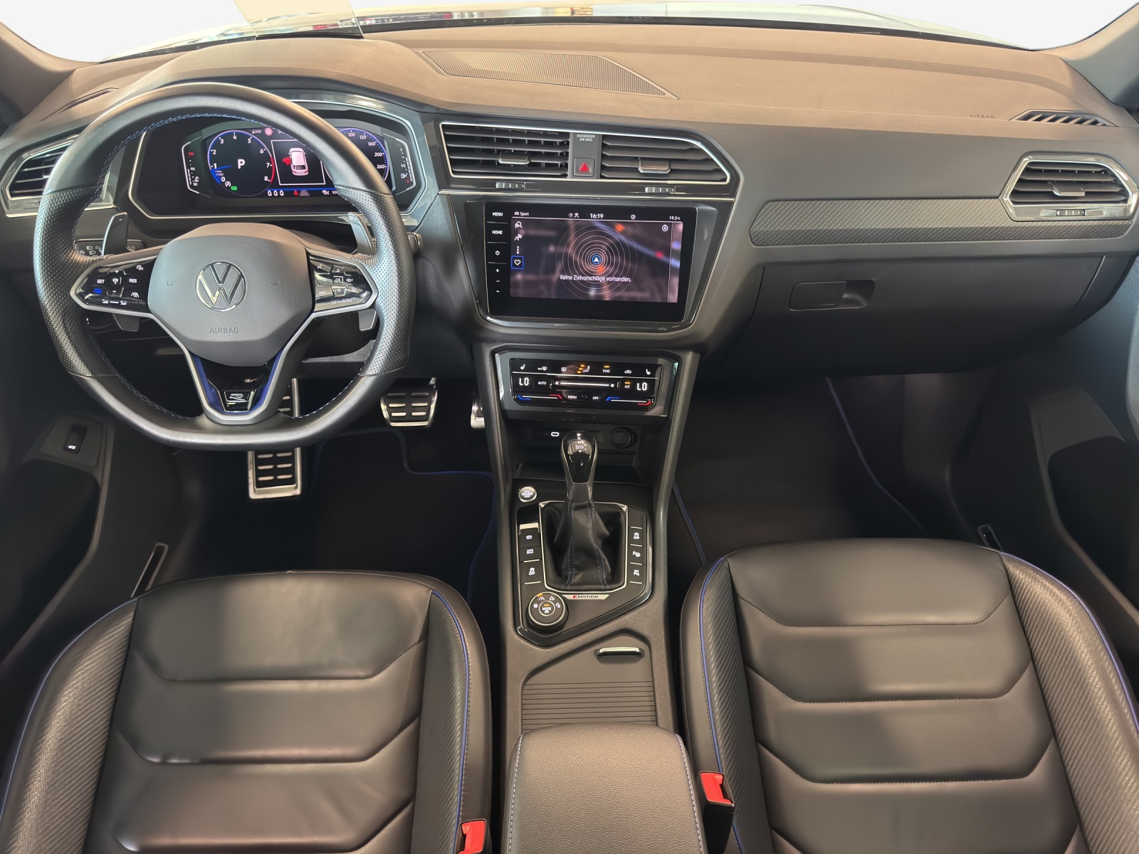 VW Tiguan 2.0TSI R 4Motion DSG-image-8