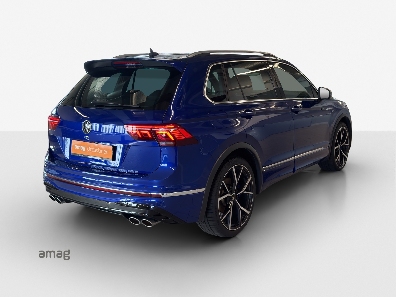 VW Tiguan 2.0TSI R 4Motion DSG-image-4