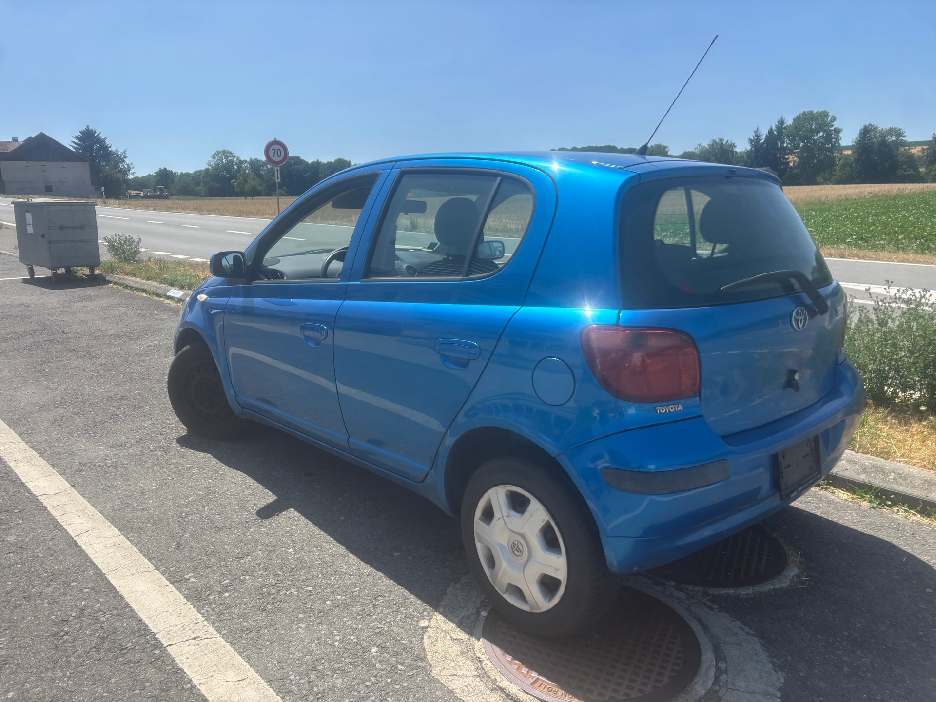 TOYOTA Yaris 1.3 Linea Luna-image-2