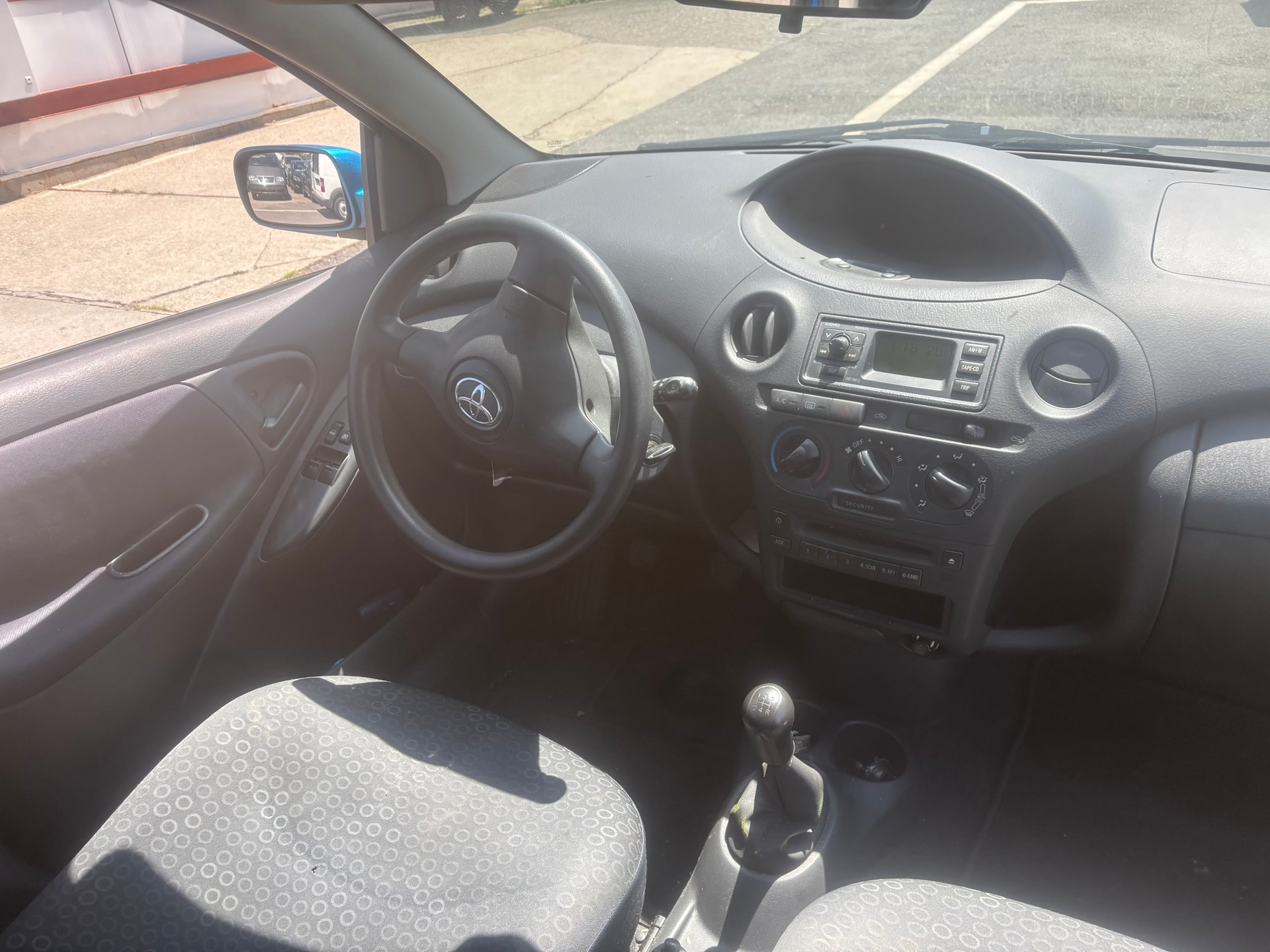 TOYOTA Yaris 1.3 Linea Luna-image-7