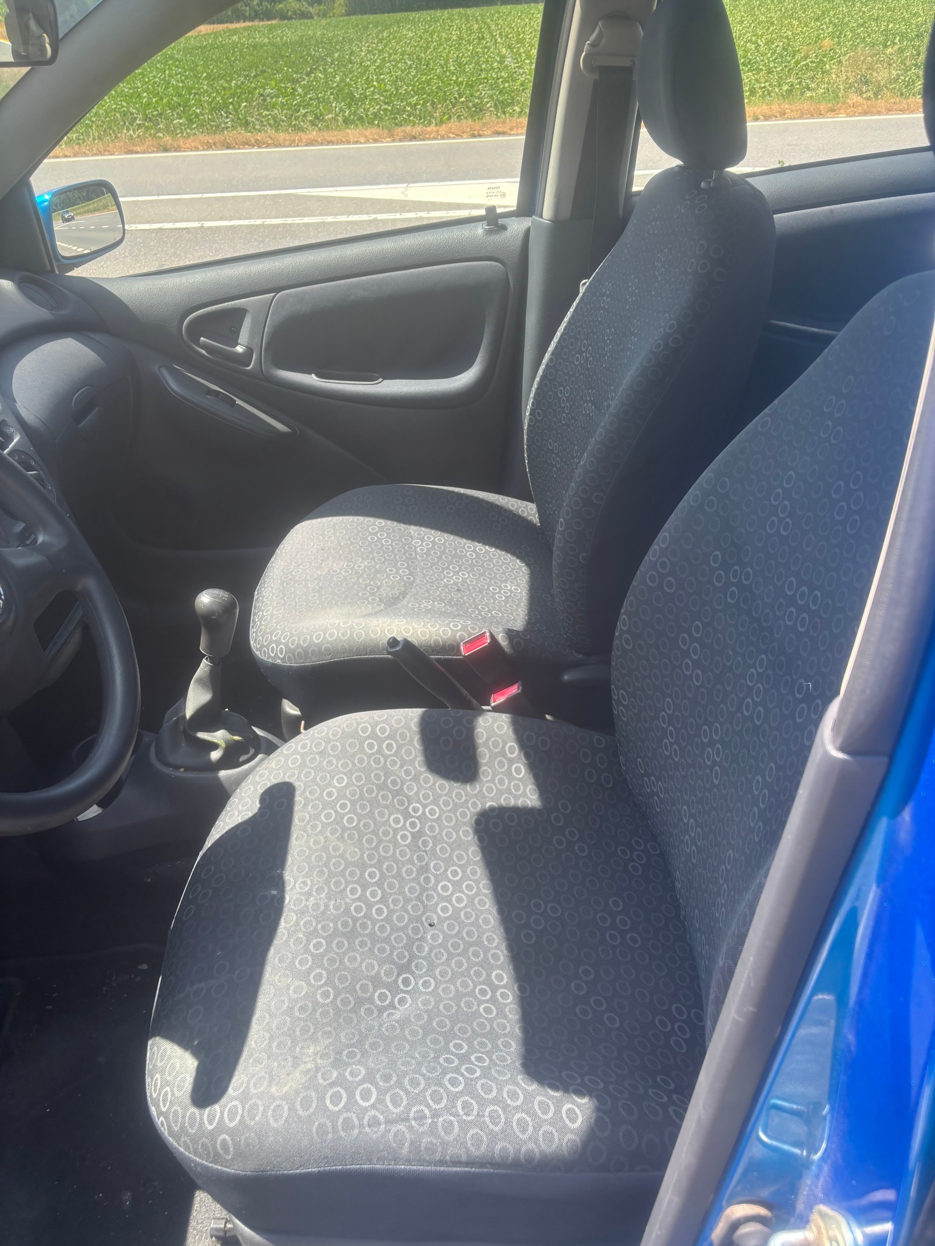 TOYOTA Yaris 1.3 Linea Luna-image-11