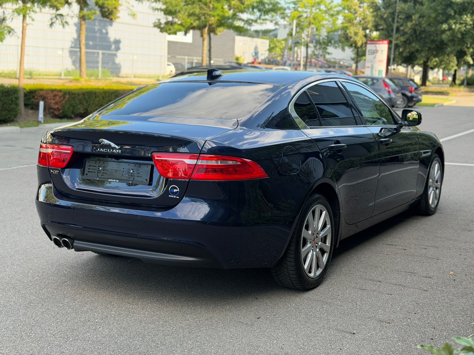 JAGUAR XE 20d Pure Automat-image-4
