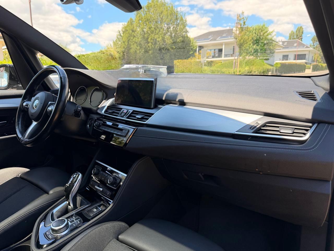 BMW 220d xDrive Gran Tourer Steptronic M Sport-image-12