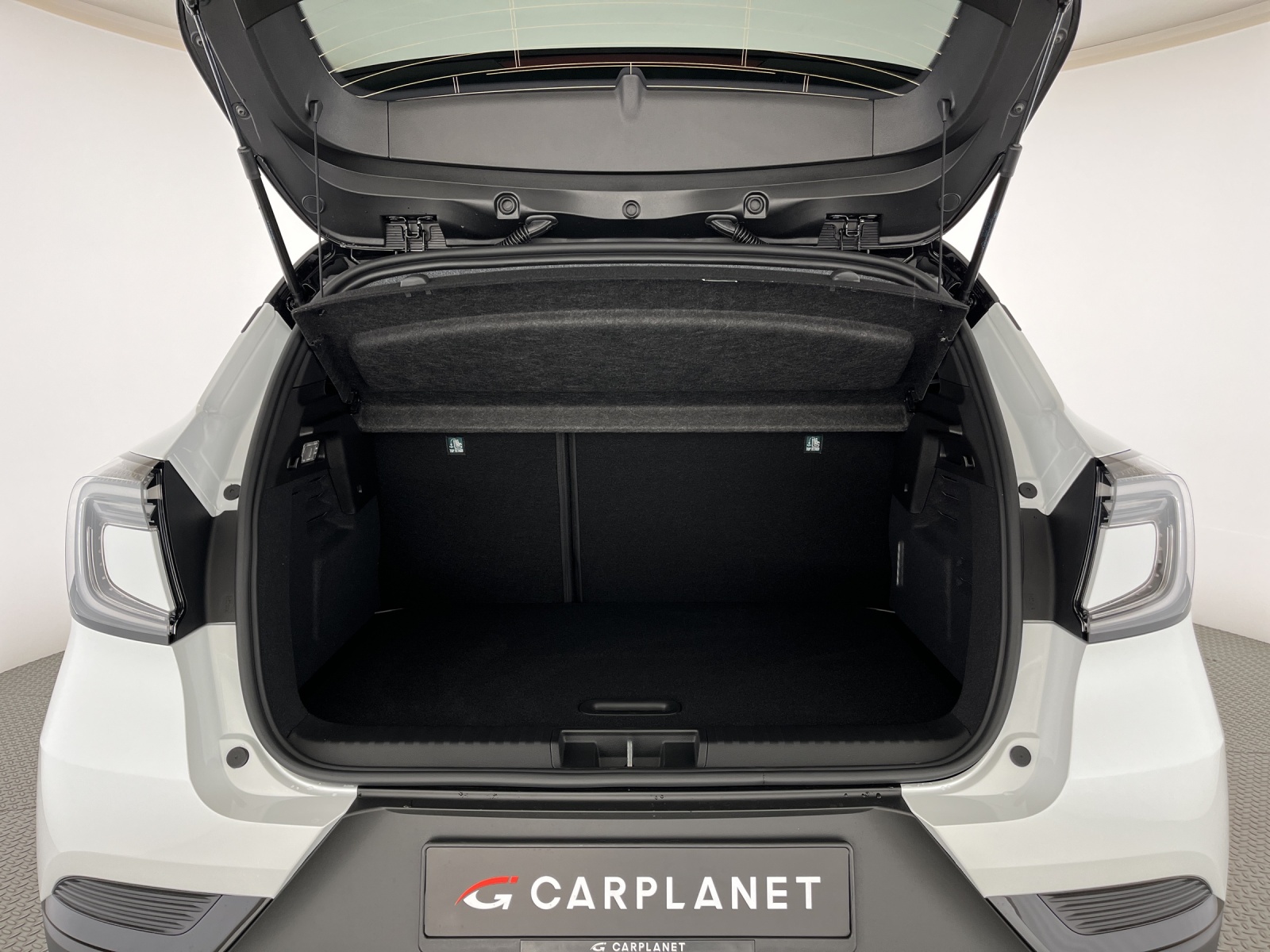 RENAULT Captur 1.8 E-Tech techno-image-17