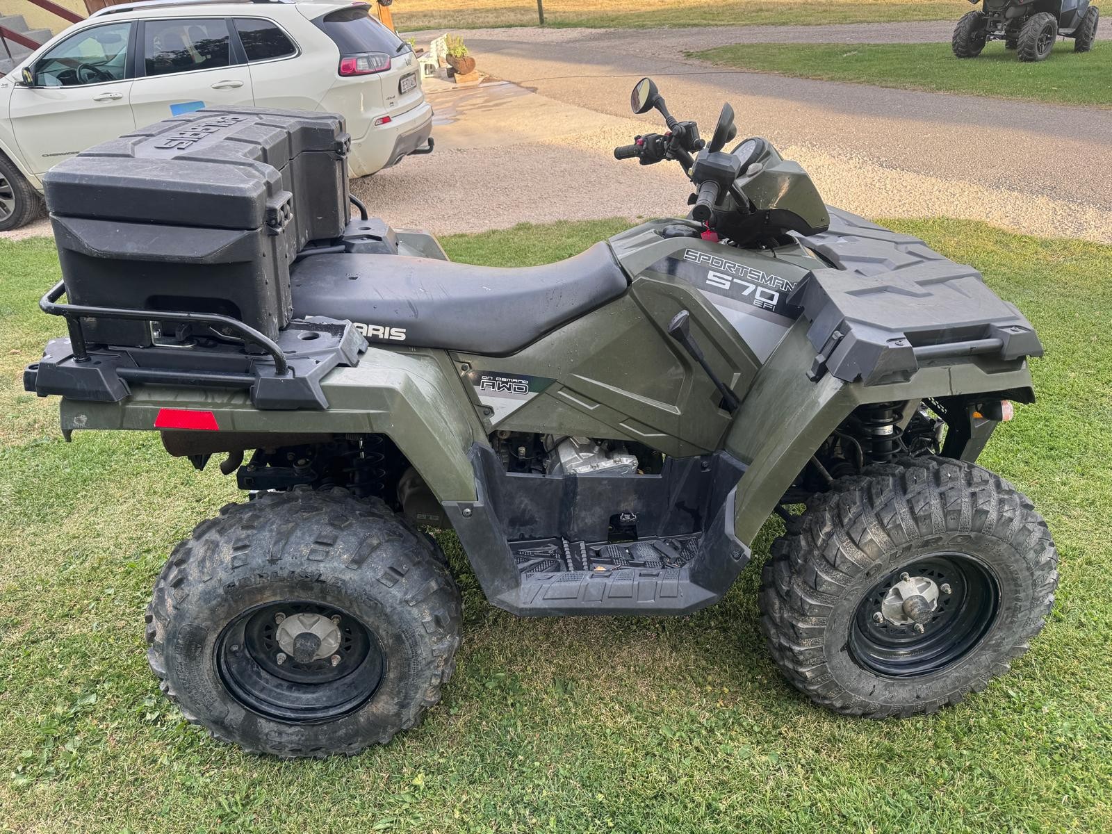 POLARIS Sportsman 570 4x4-image-3