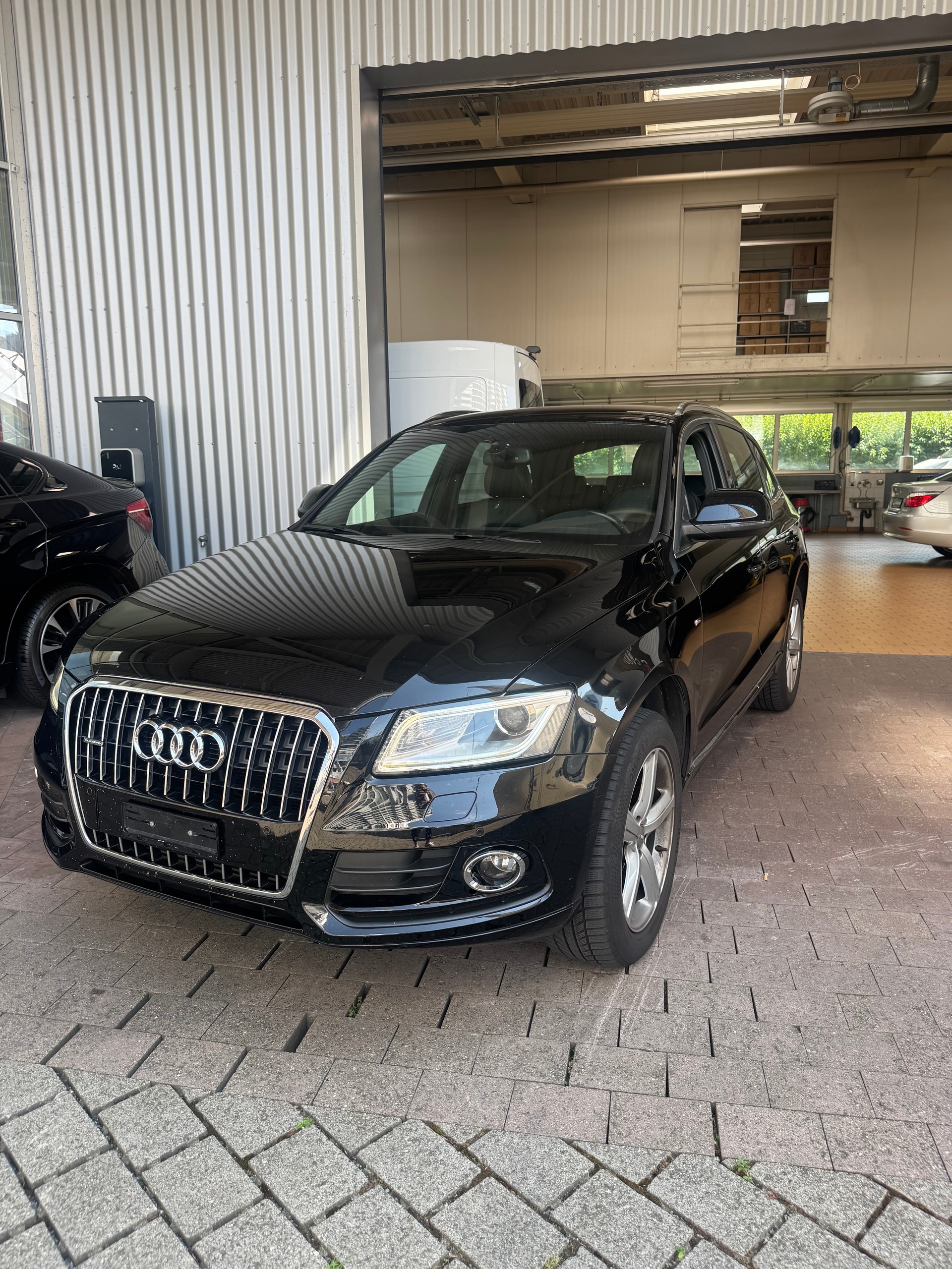 AUDI Q5 2.0 TFSI quattro tiptronic-image-8