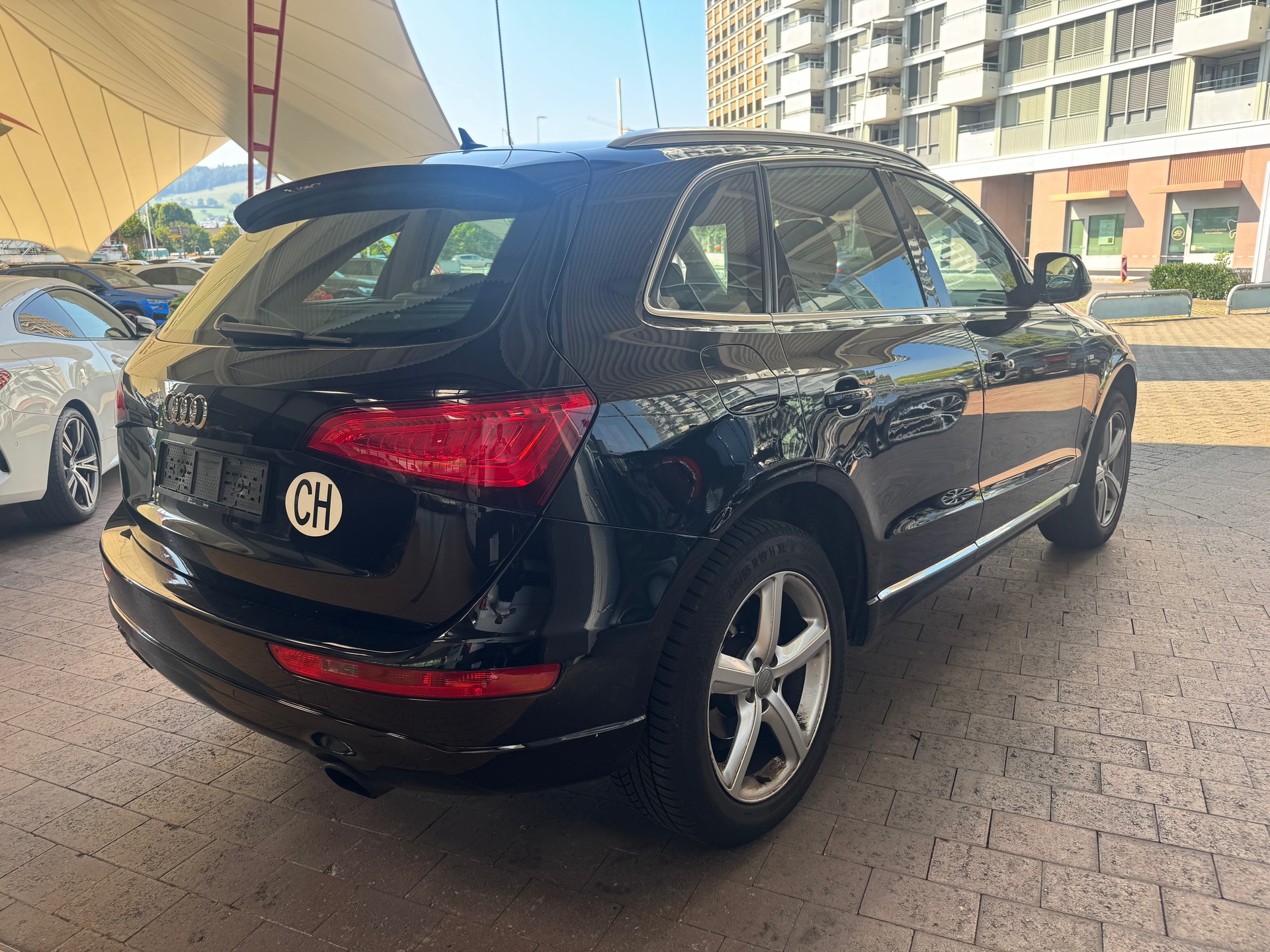 AUDI Q5 2.0 TFSI quattro tiptronic-image-1