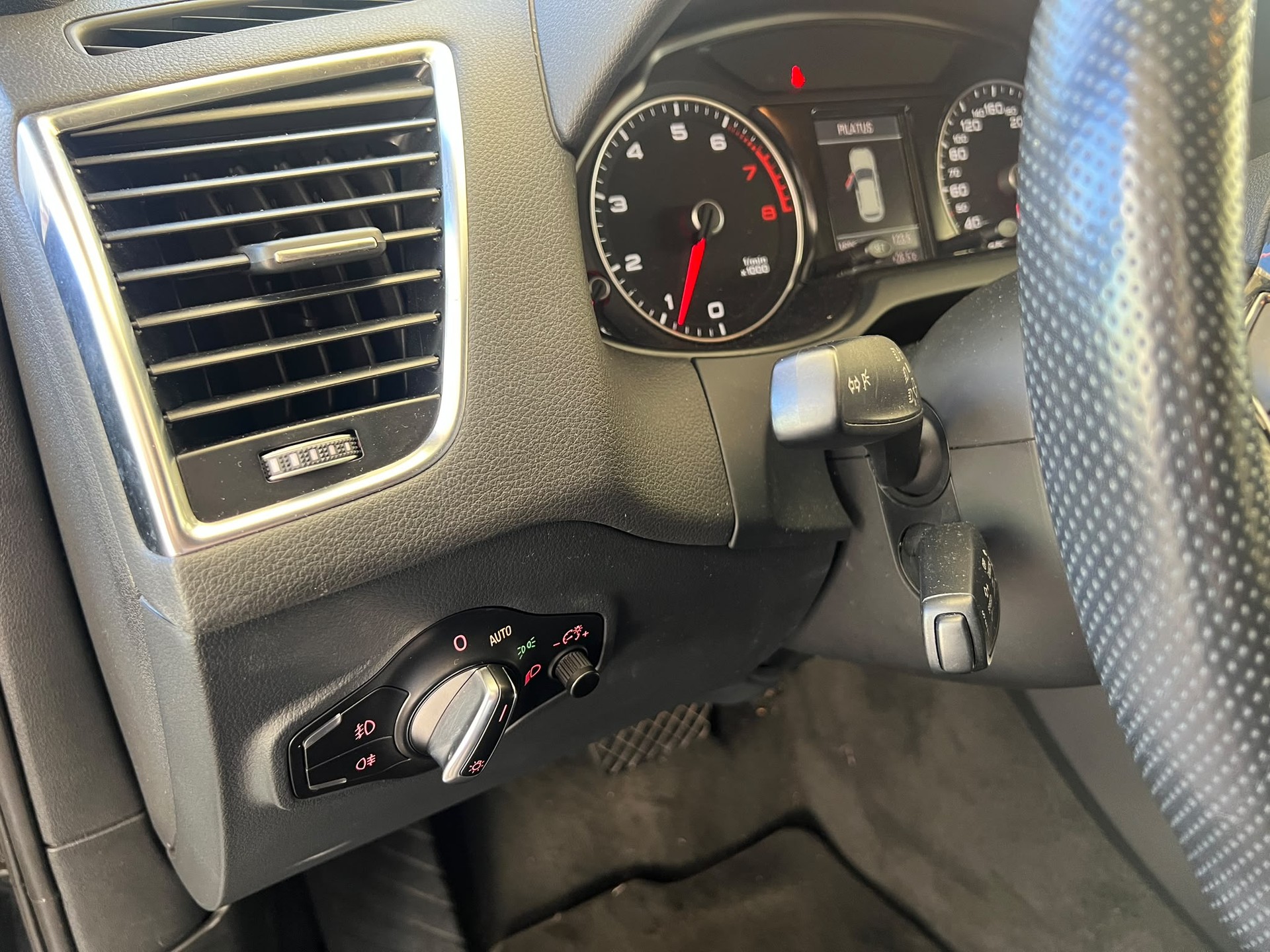 AUDI Q5 2.0 TFSI quattro tiptronic-image-29