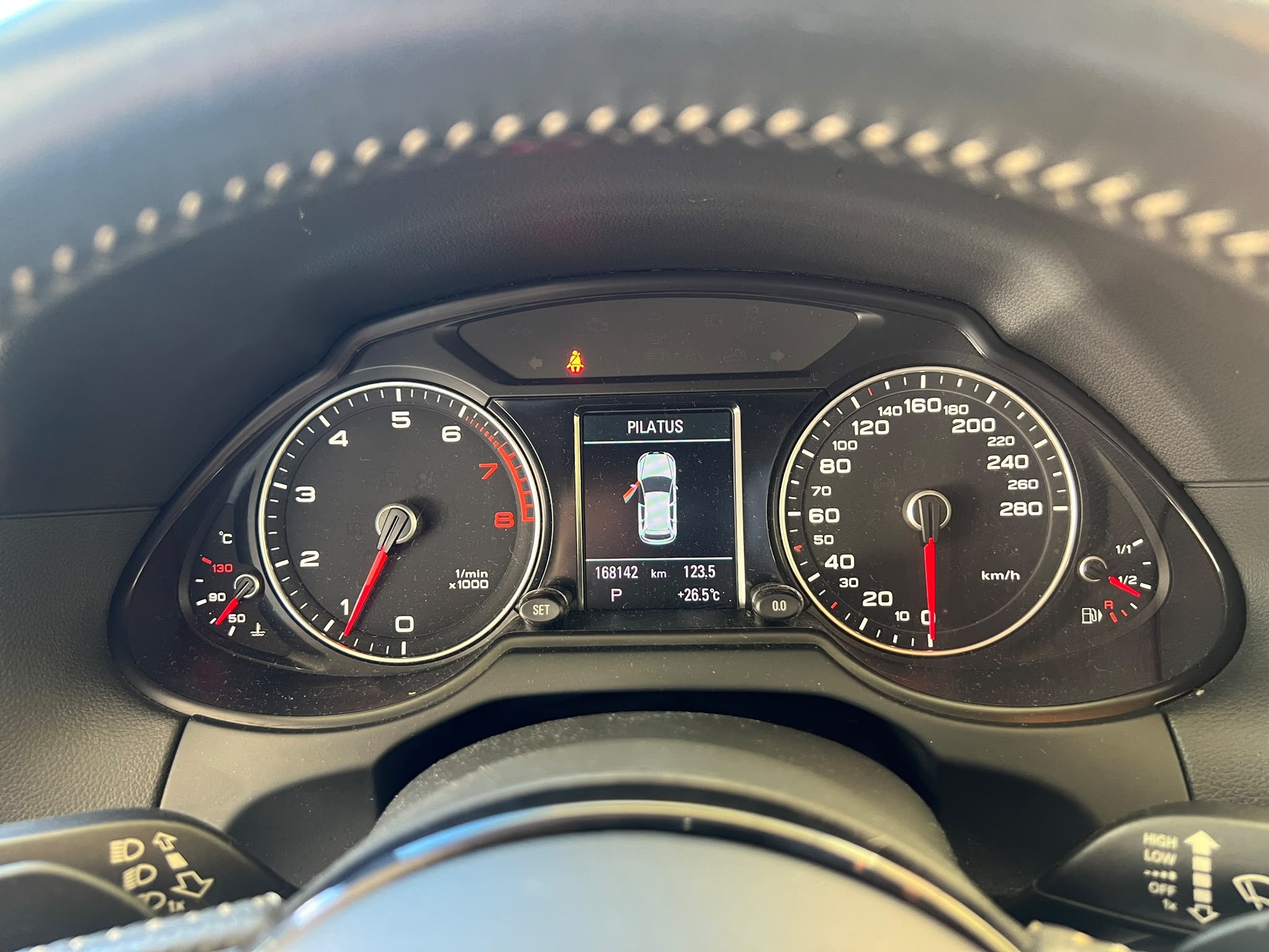 AUDI Q5 2.0 TFSI quattro tiptronic-image-31